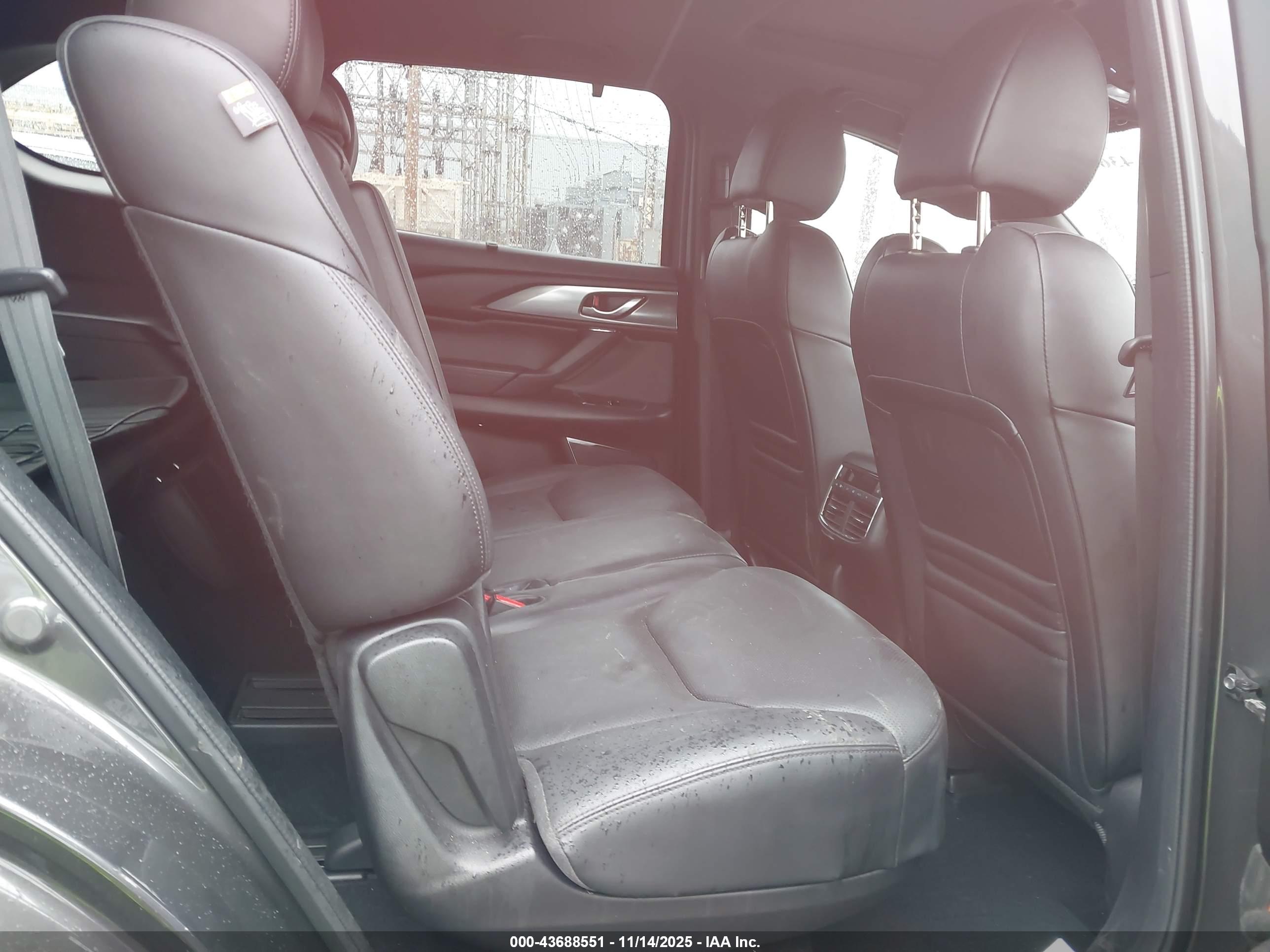 MAZDA CX-9 image 8