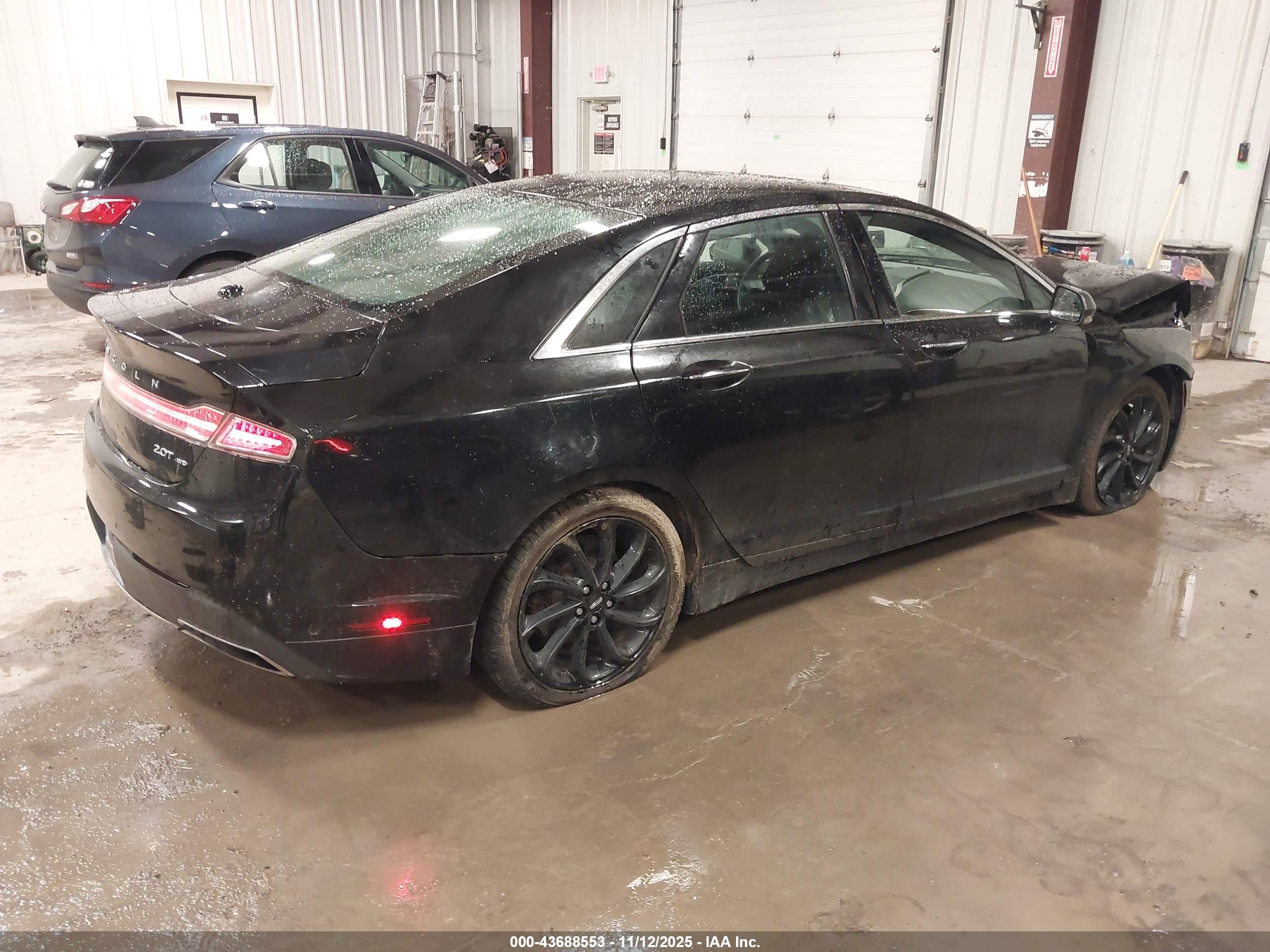 LINCOLN MKZ image 4
