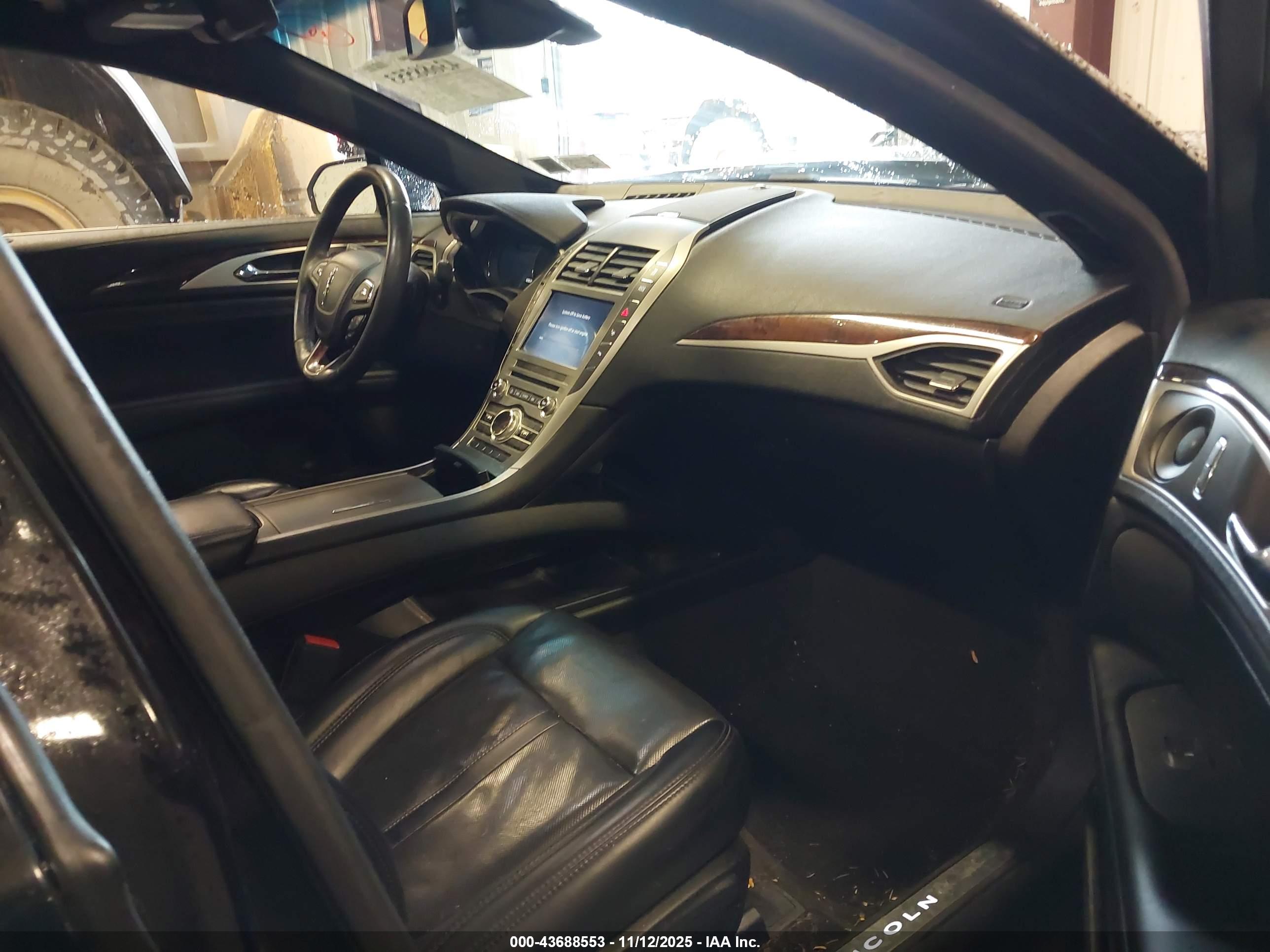 LINCOLN MKZ image 5
