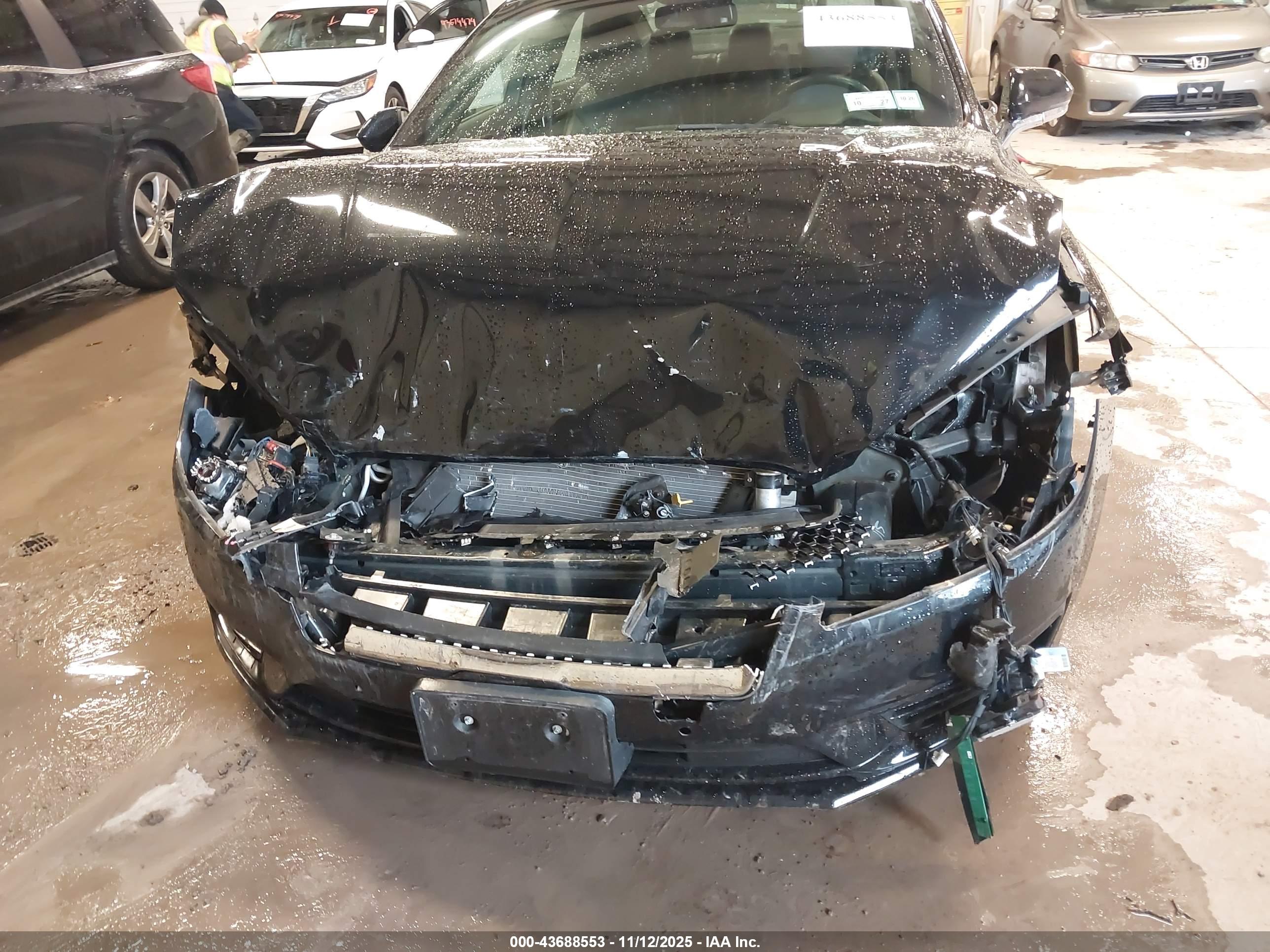 LINCOLN MKZ image 6