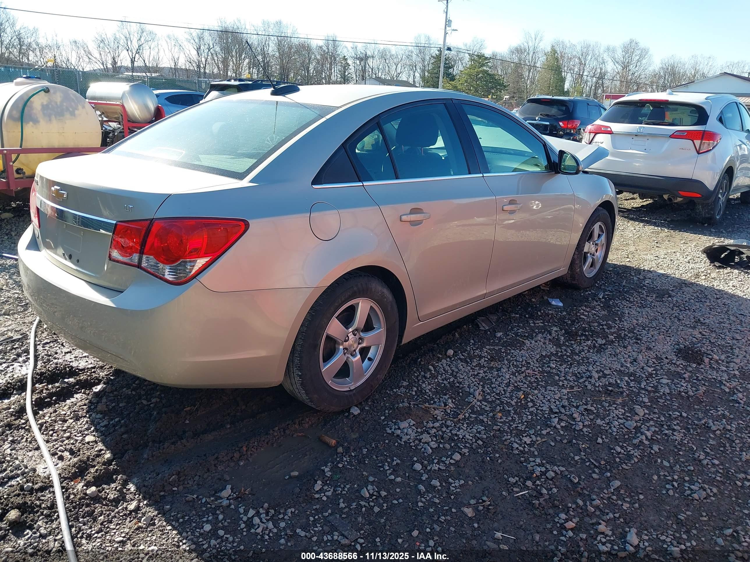 CHEVROLET CRUZE image 4