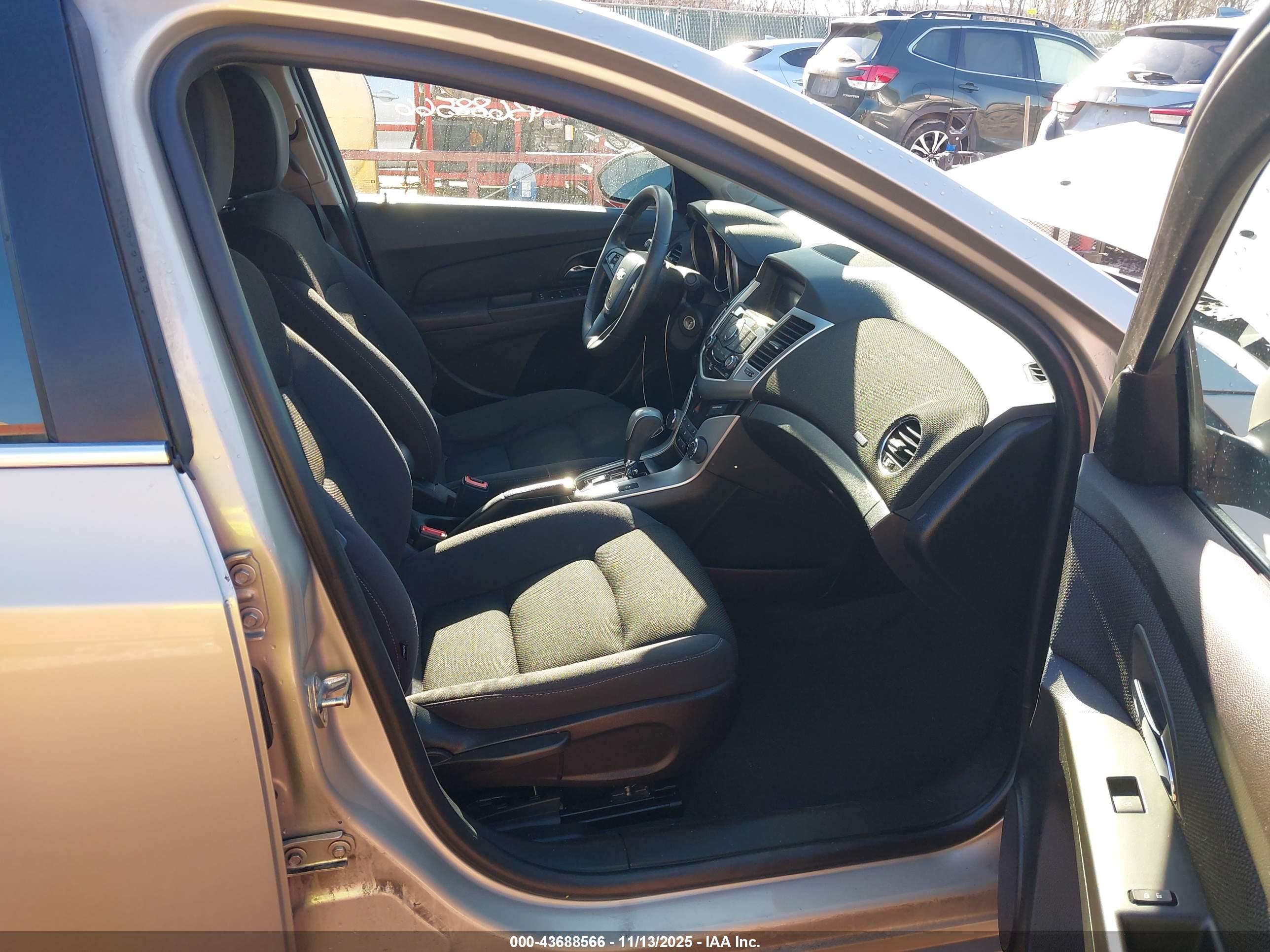 CHEVROLET CRUZE image 5