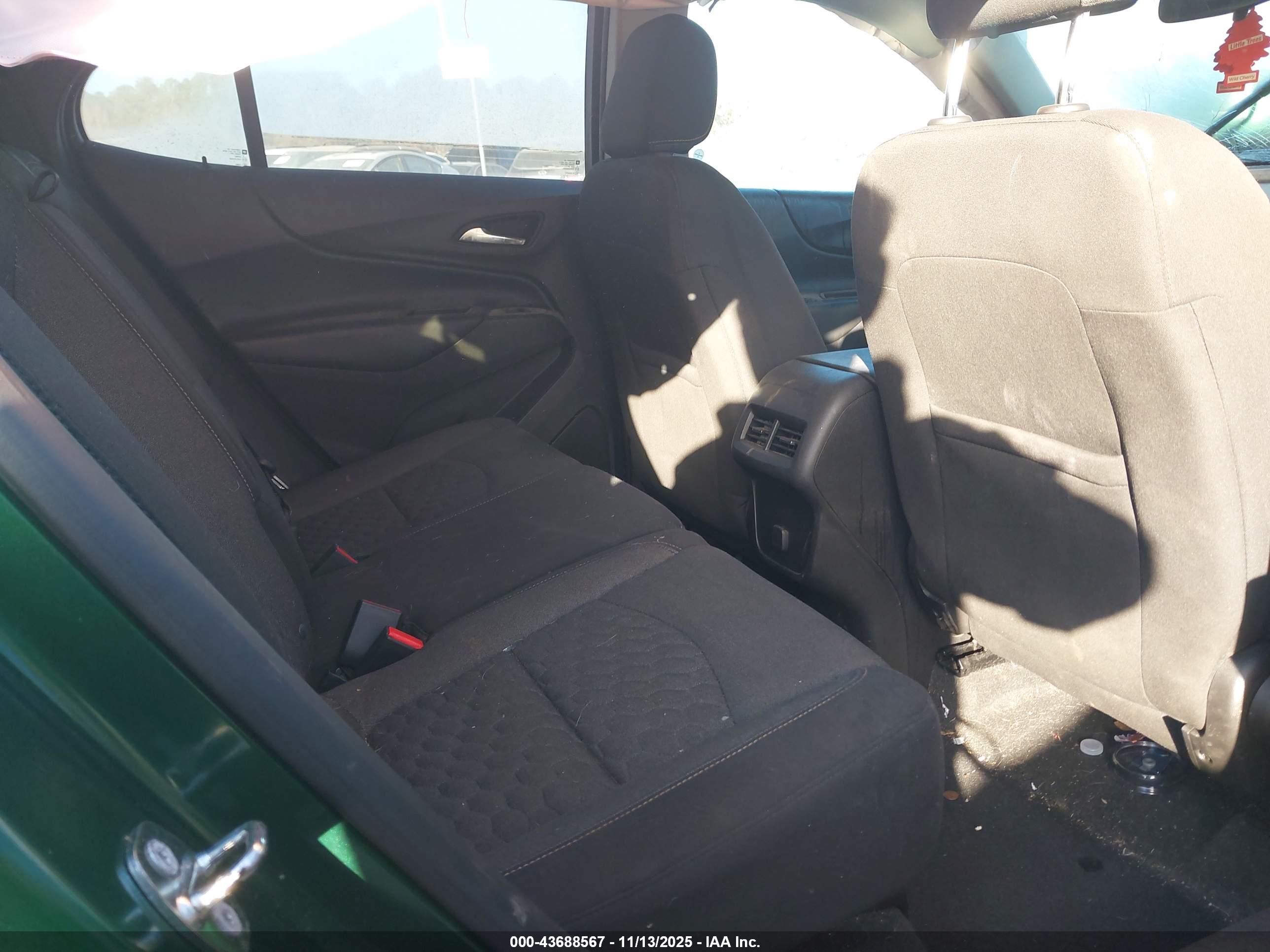 CHEVROLET EQUINOX image 8