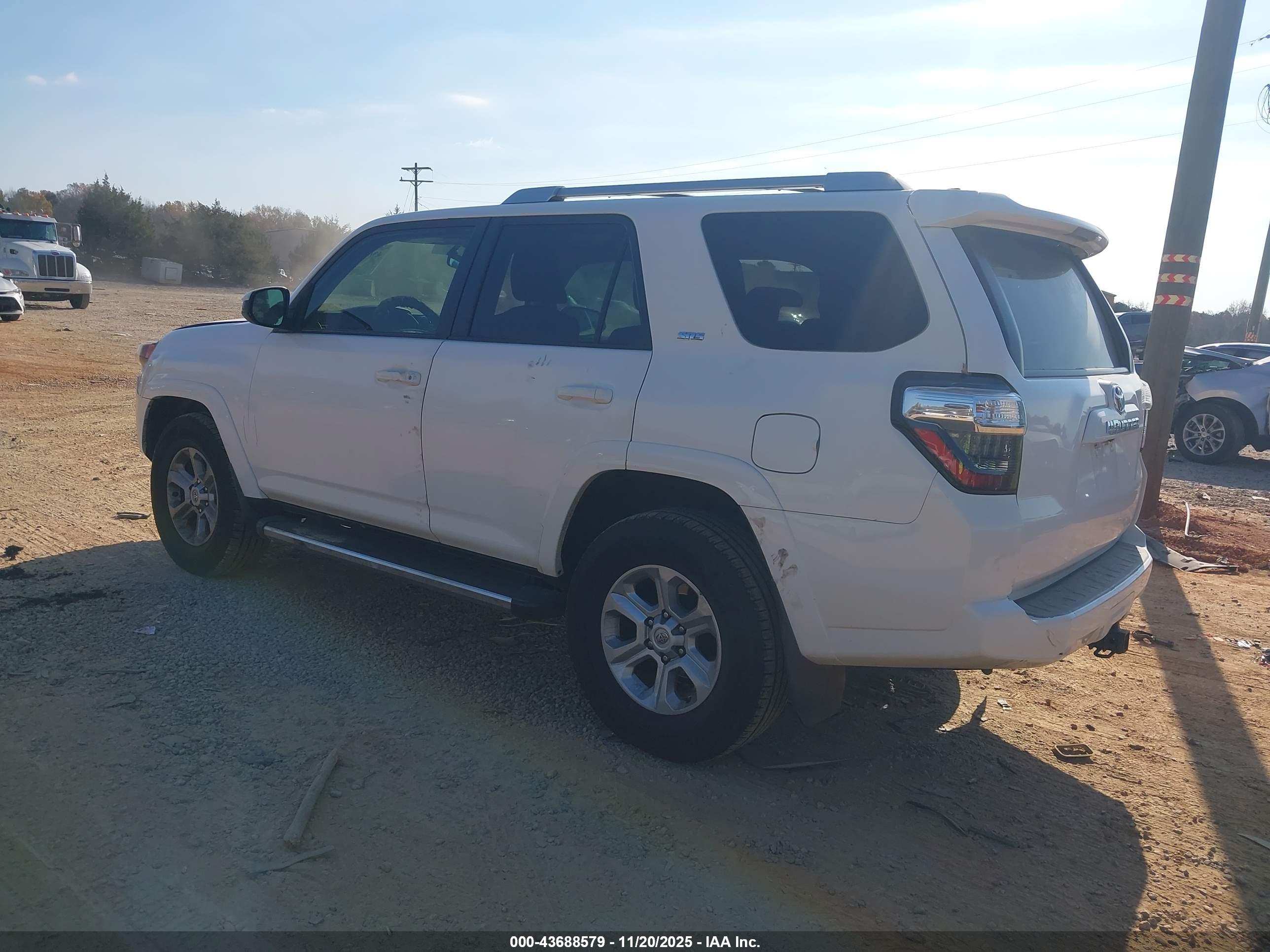 TOYOTA 4RUNNER image 3