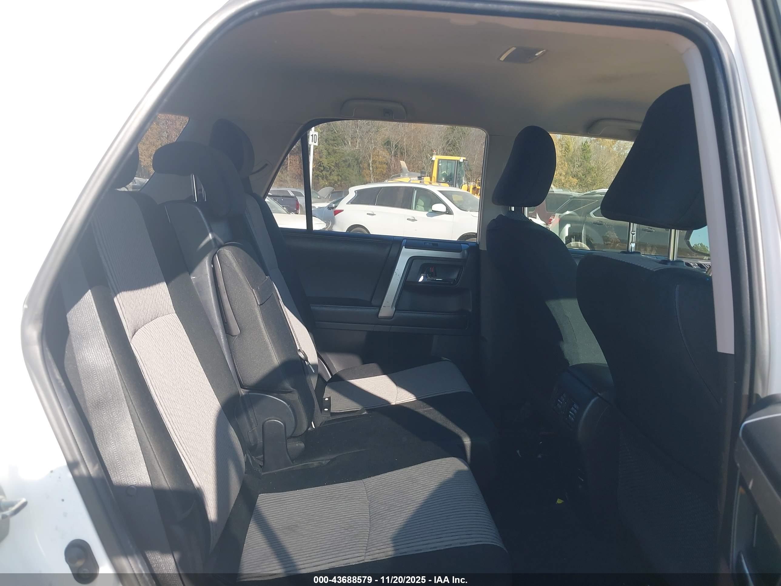TOYOTA 4RUNNER image 8