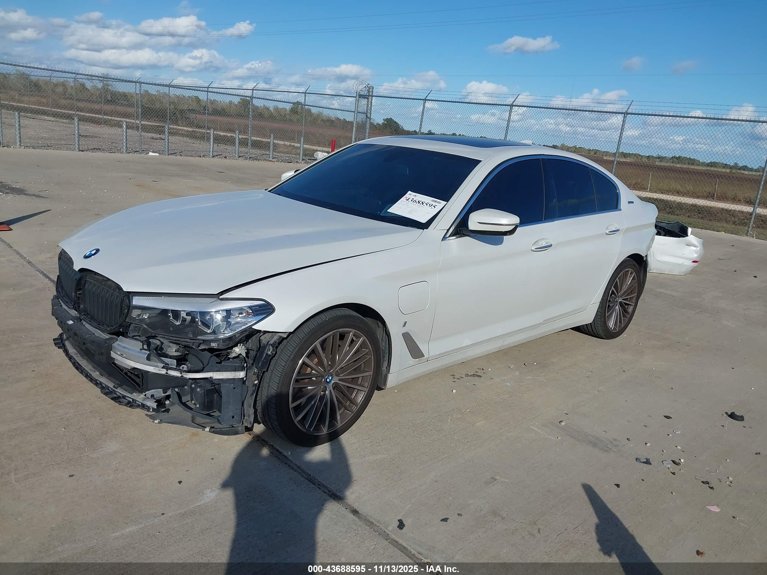 BMW 530E image 2
