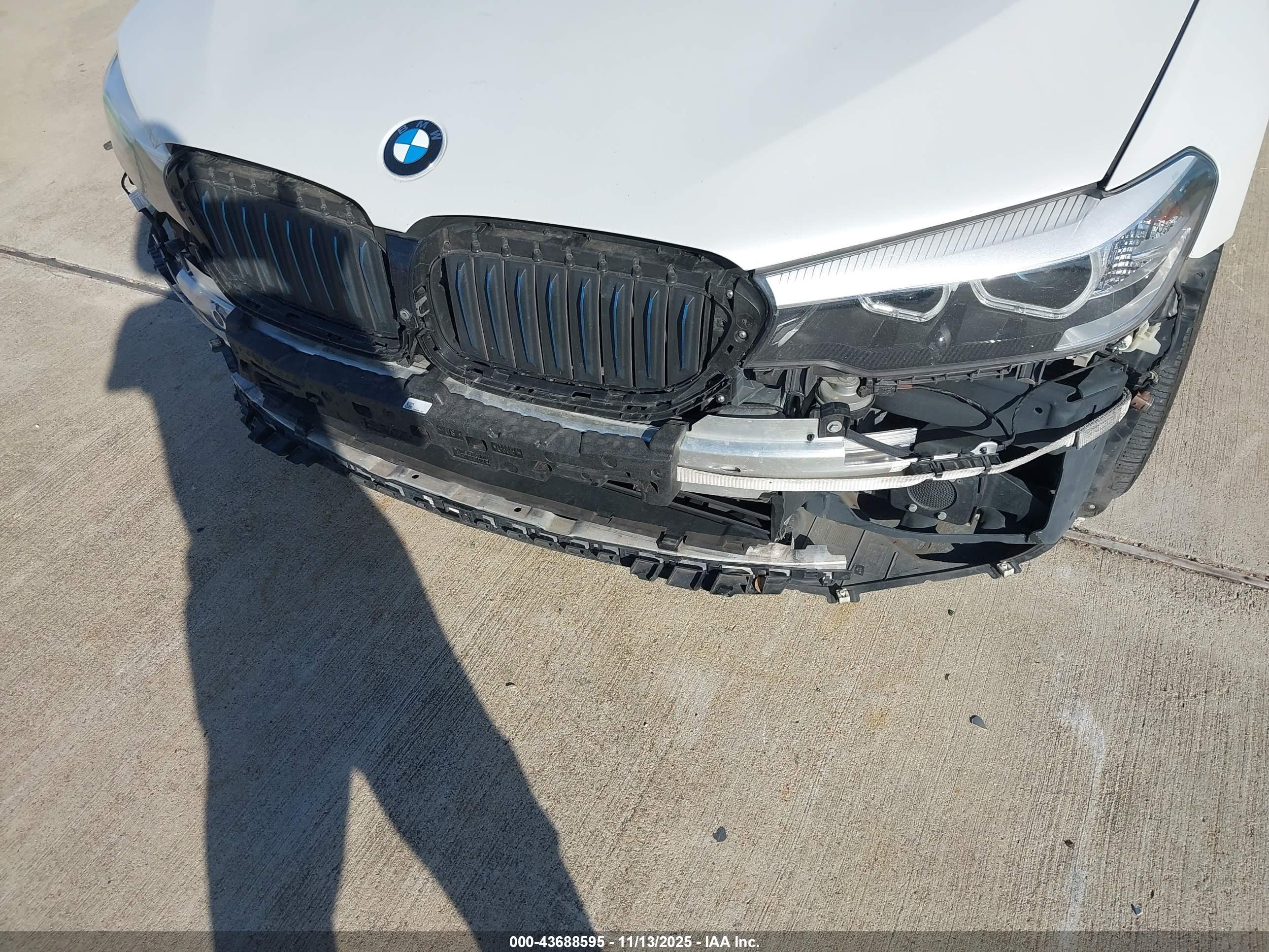 BMW 530E image 6