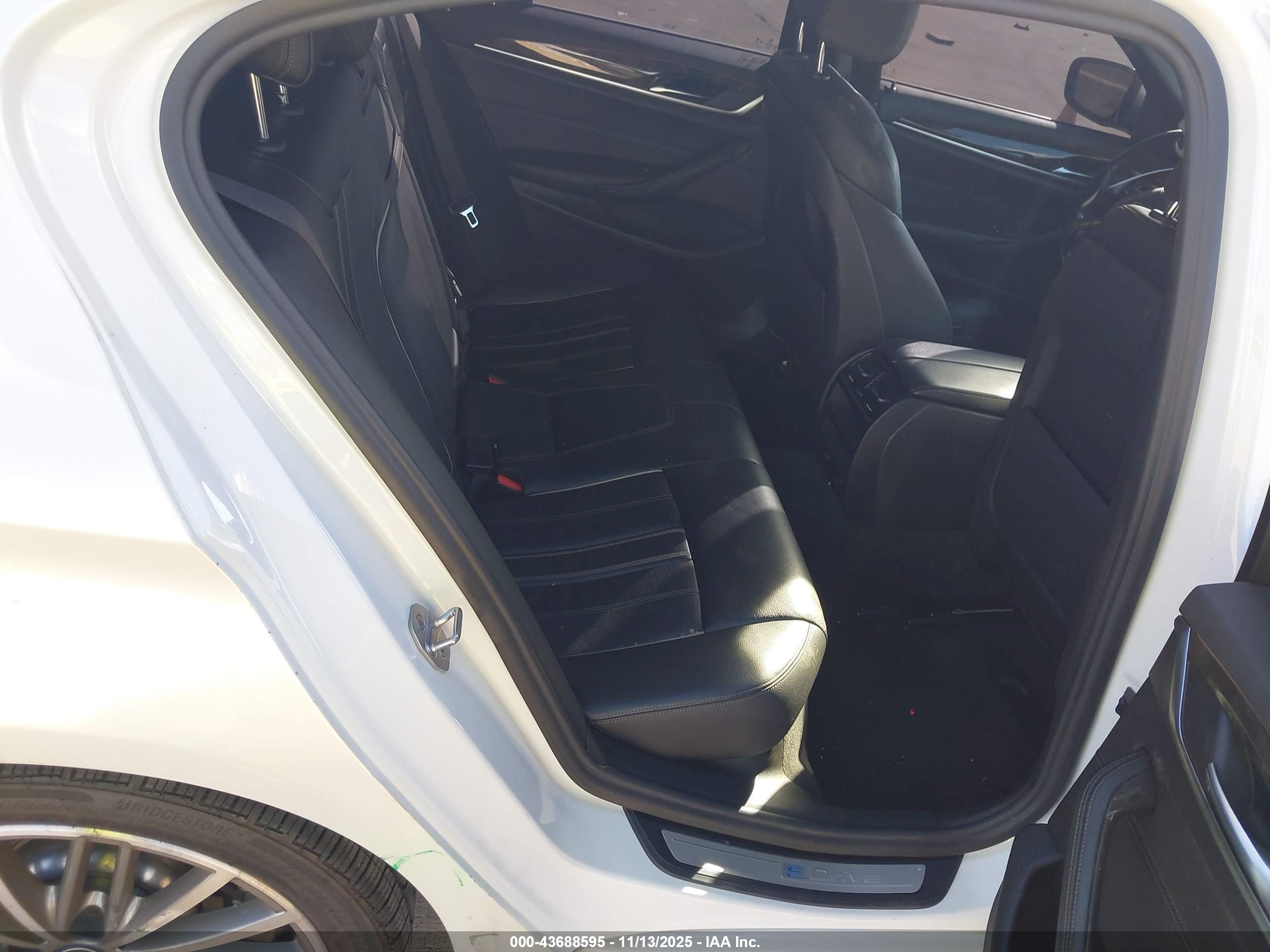 BMW 530E image 8