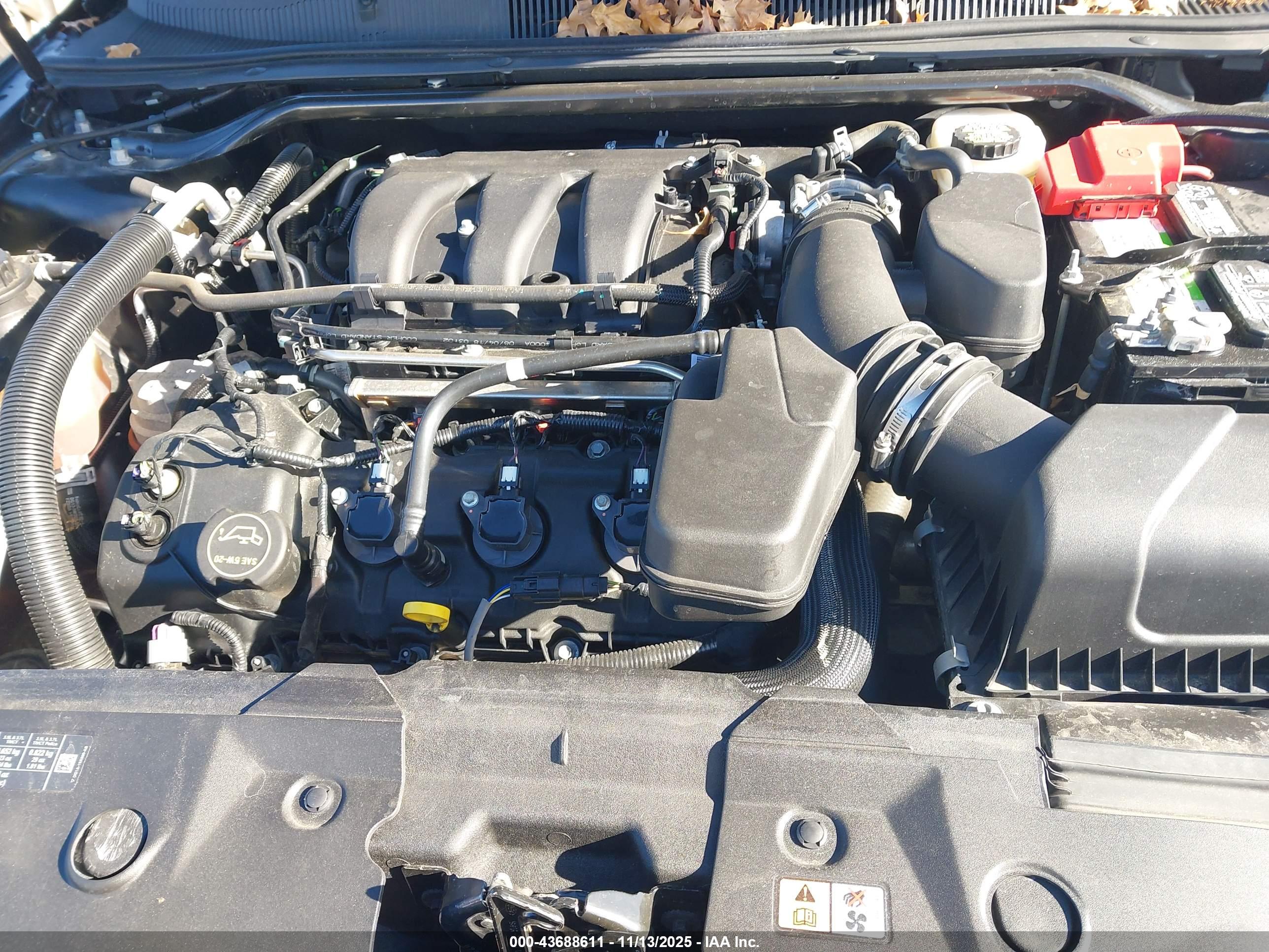 FORD TAURUS image 10
