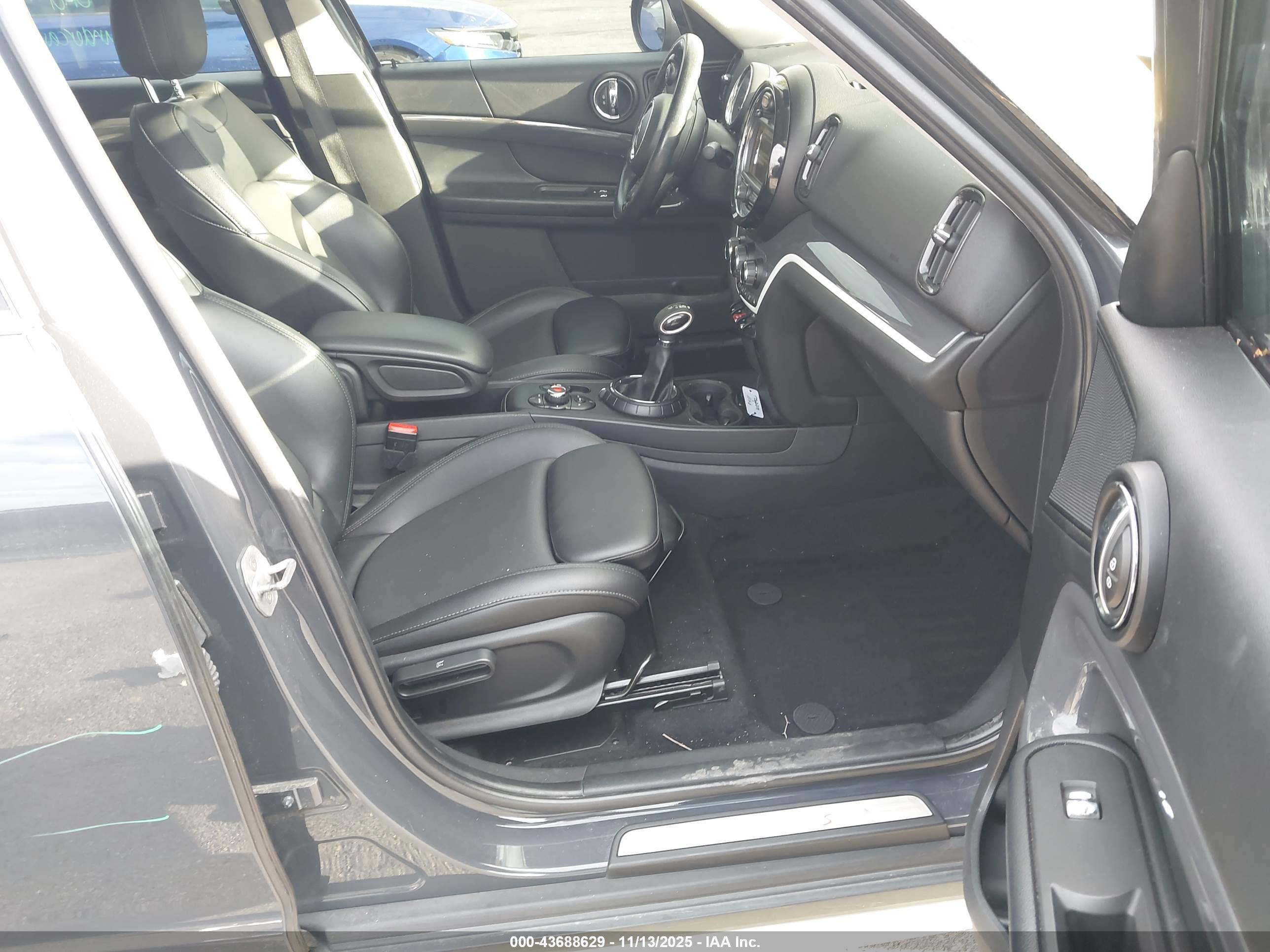MINI COUNTRYMAN image 5
