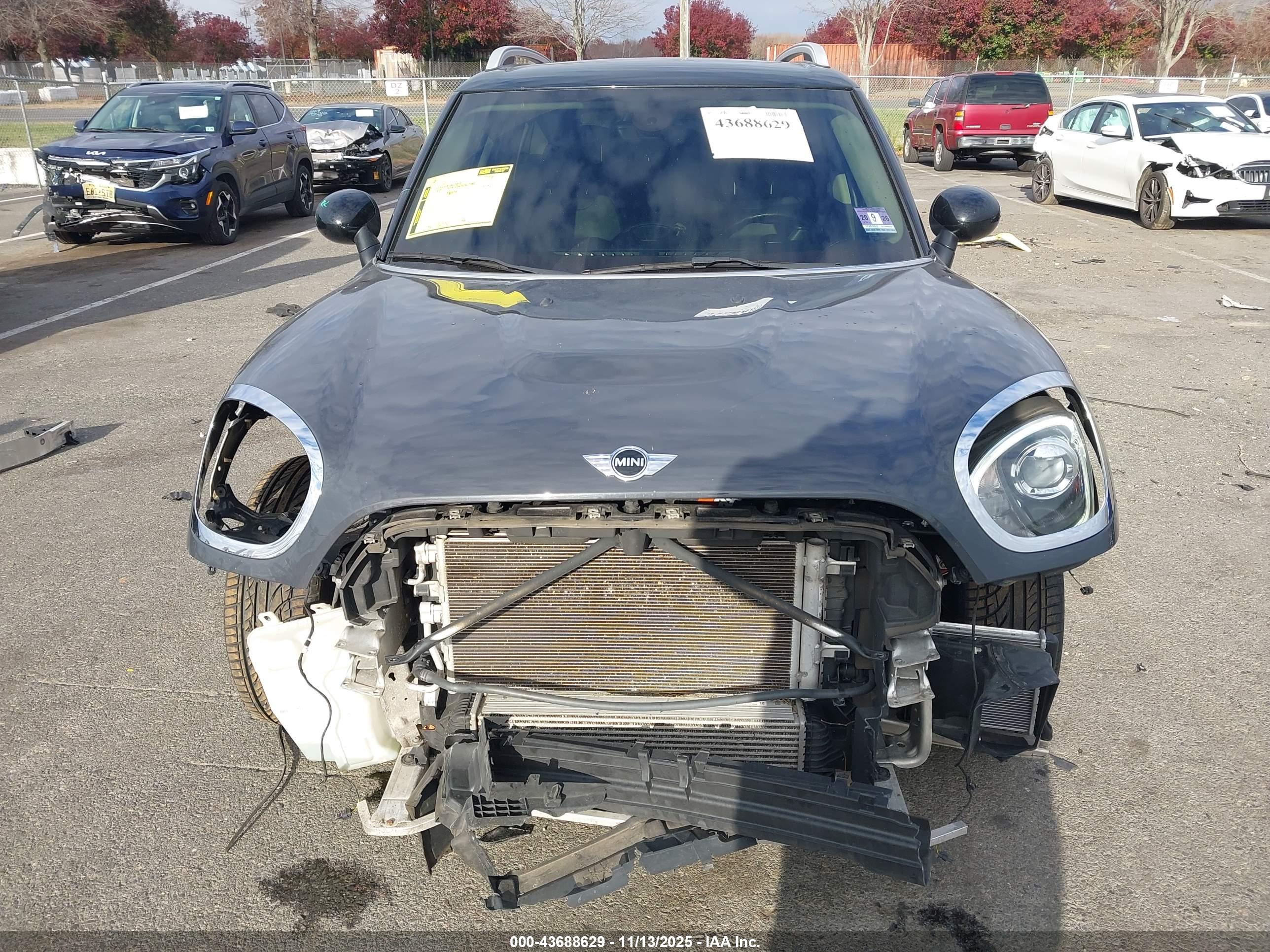 MINI COUNTRYMAN image 6