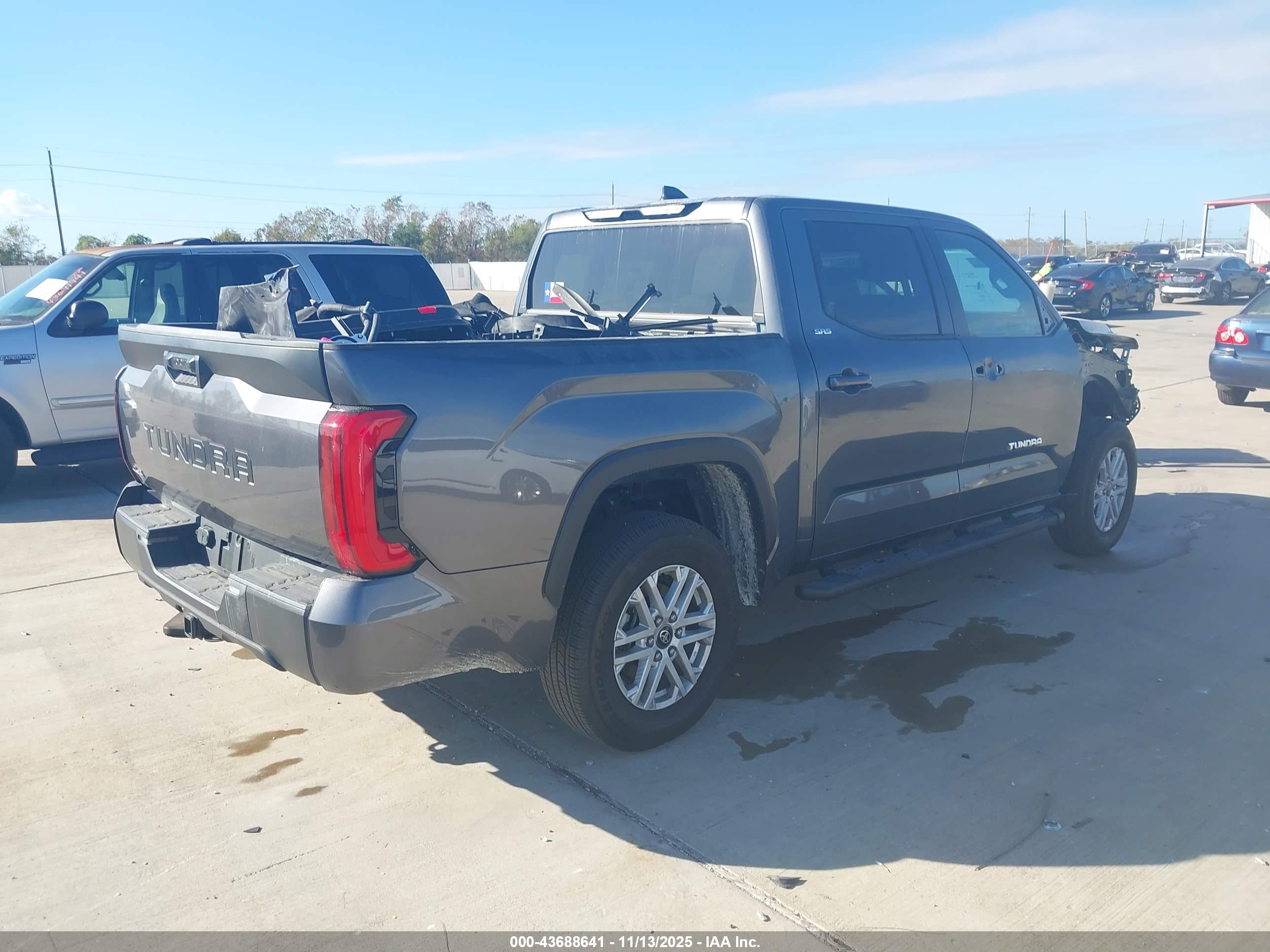 TOYOTA TUNDRA image 4