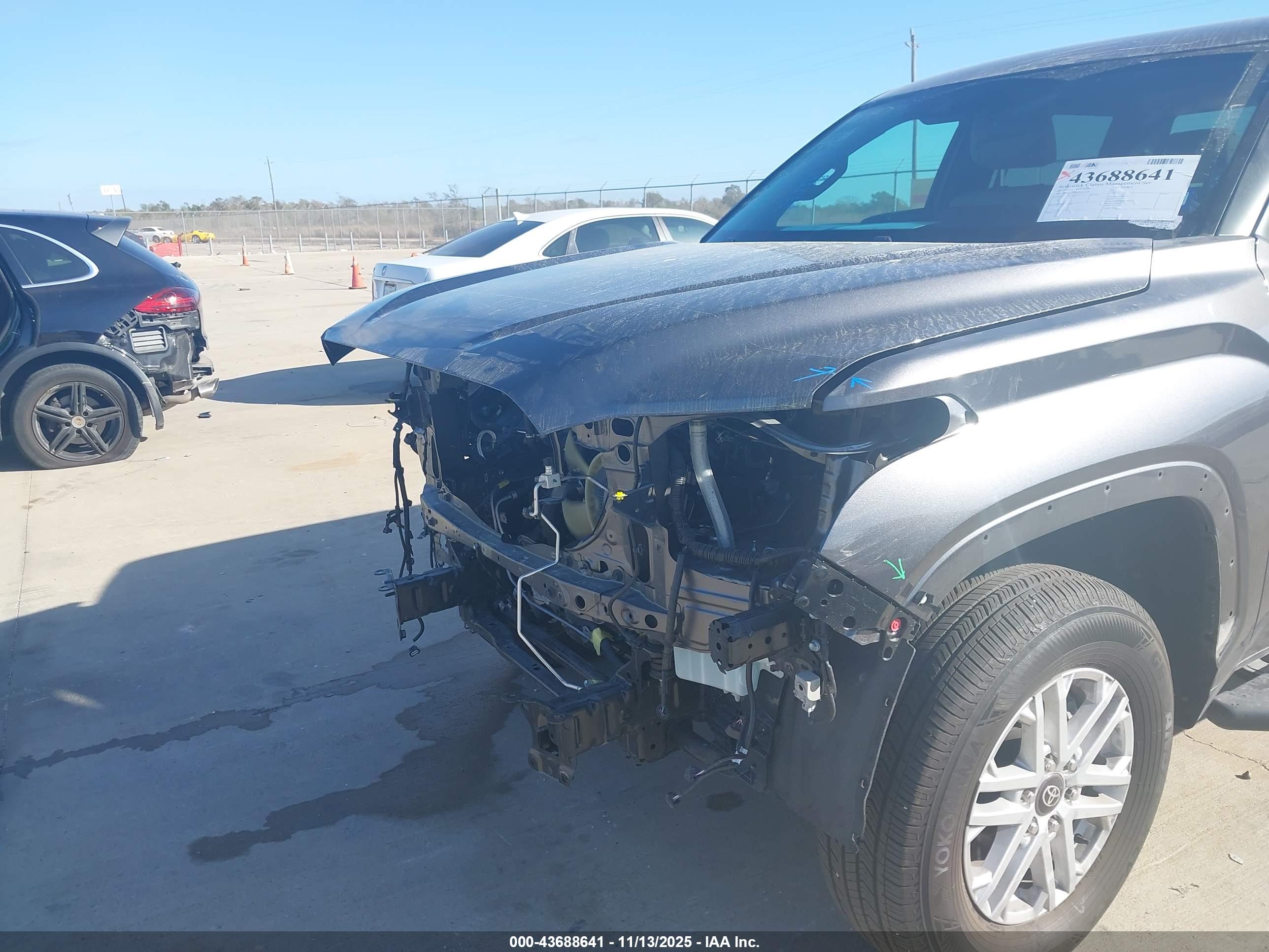 TOYOTA TUNDRA image 6
