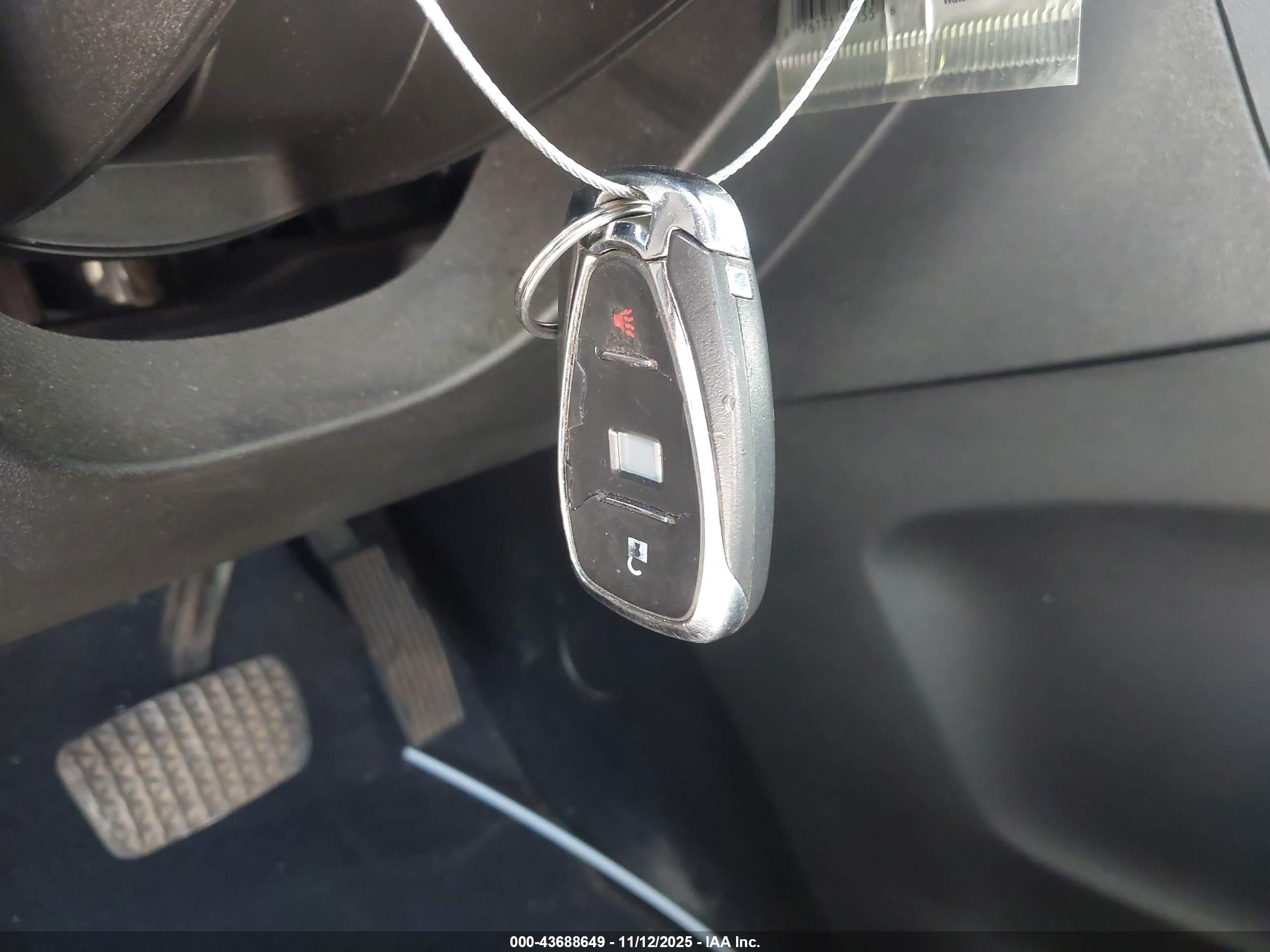 CHEVROLET EQUINOX image 11