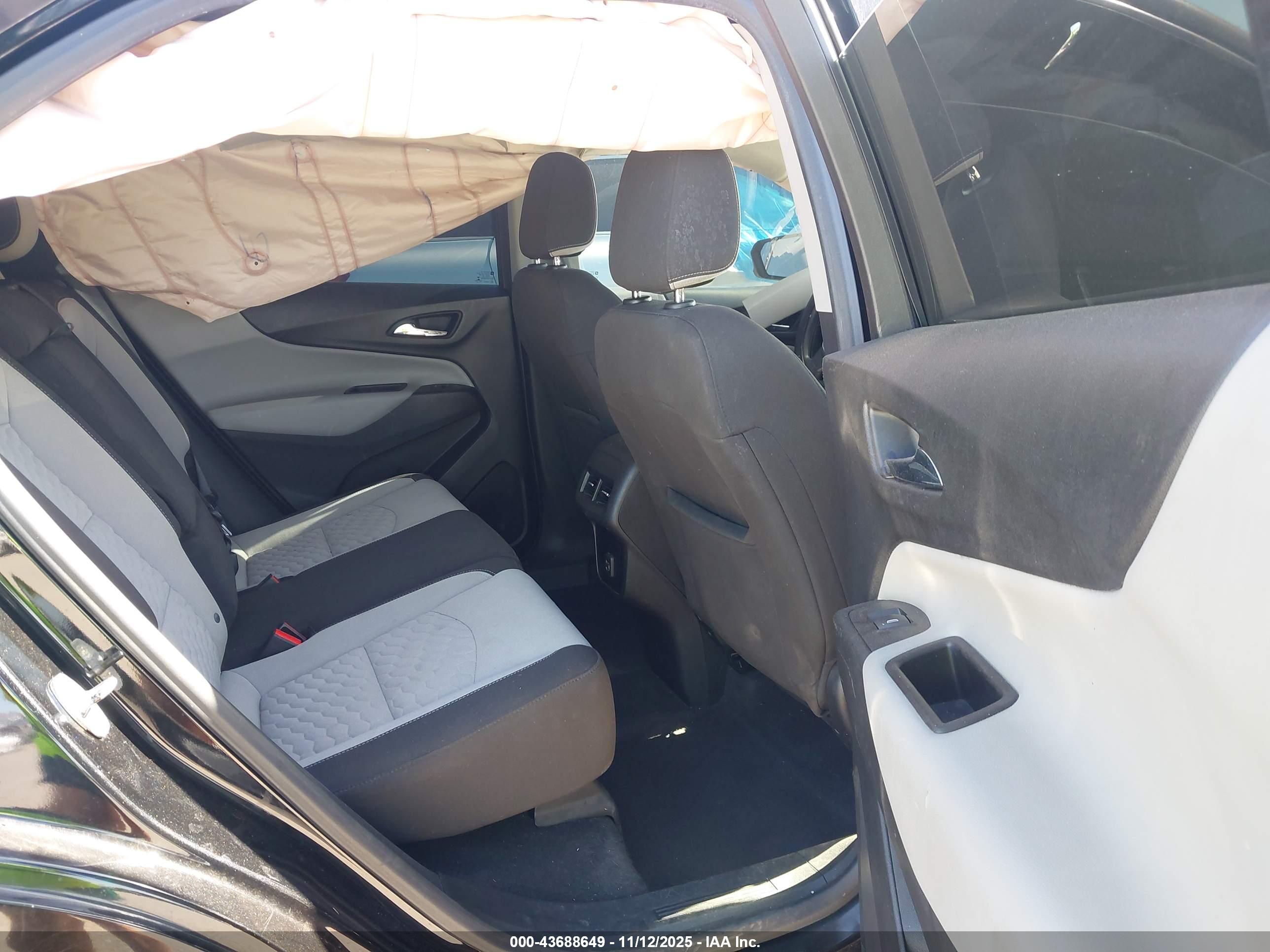CHEVROLET EQUINOX image 8