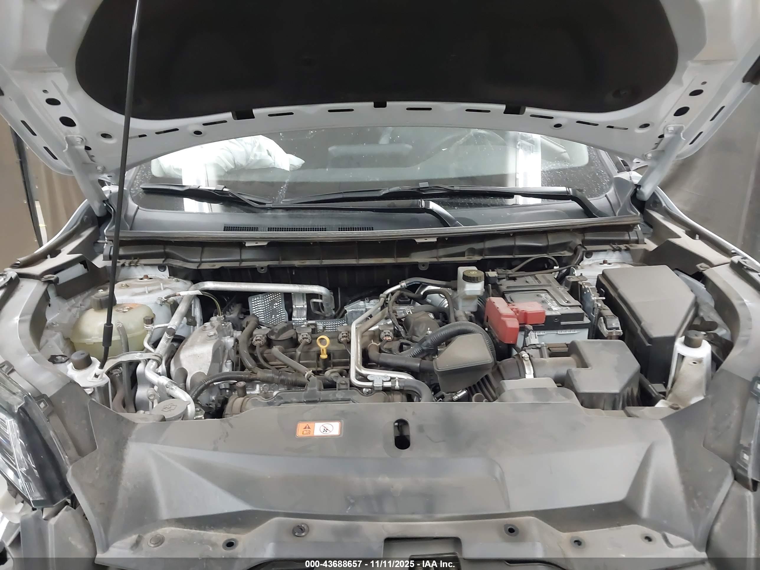MITSUBISHI OUTLANDER image 10