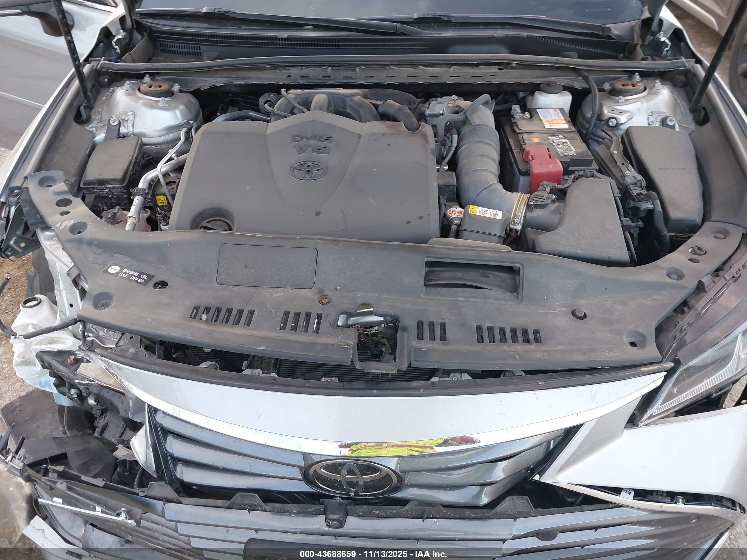 TOYOTA AVALON image 10