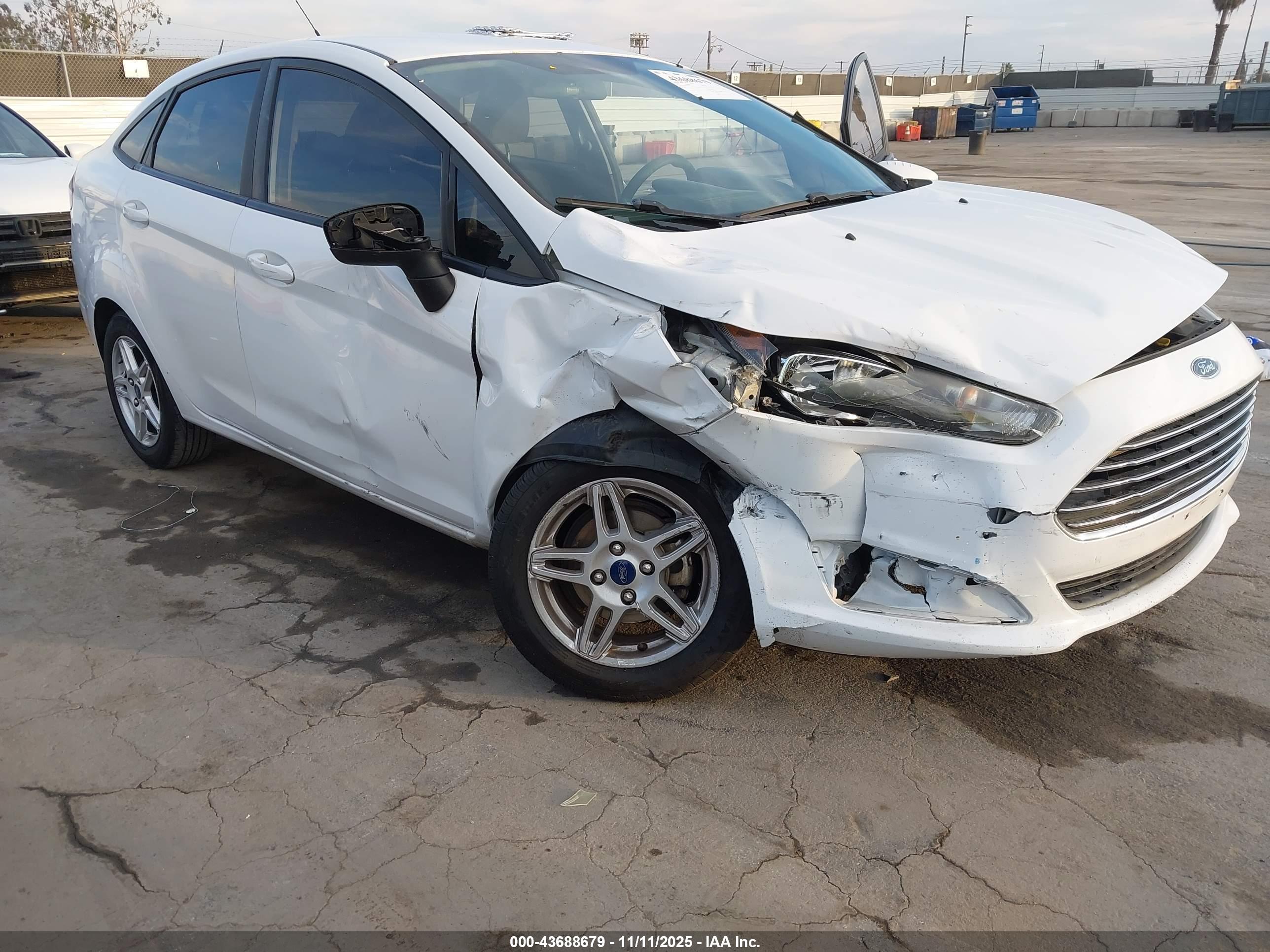 FORD FIESTA image 6