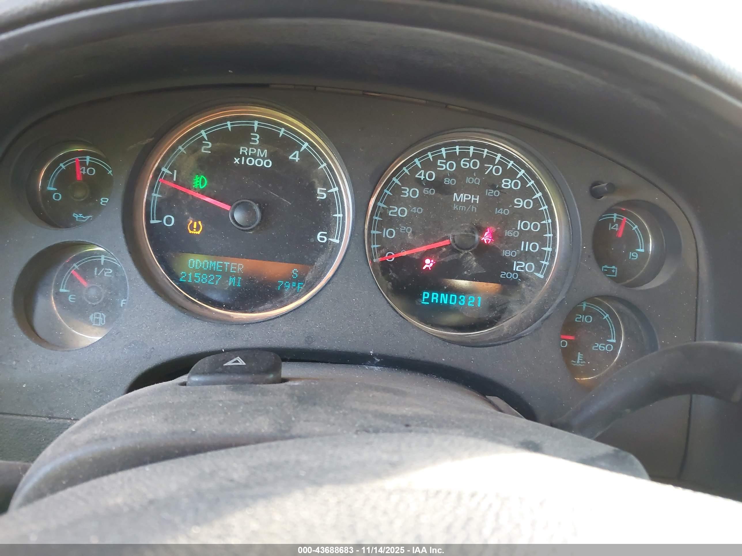 CHEVROLET SILVERADO image 7