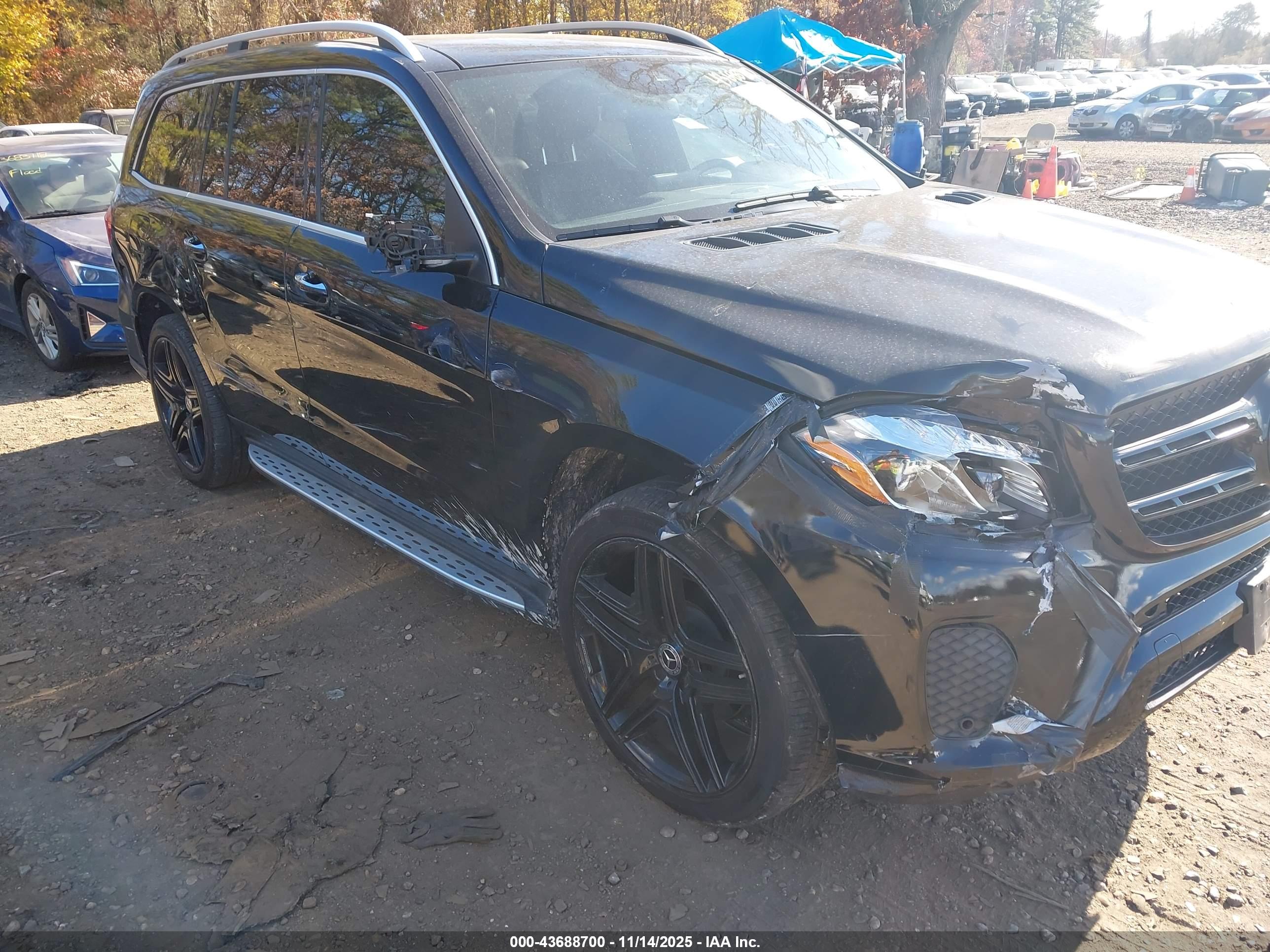 MERCEDES-BENZ GLS image 6