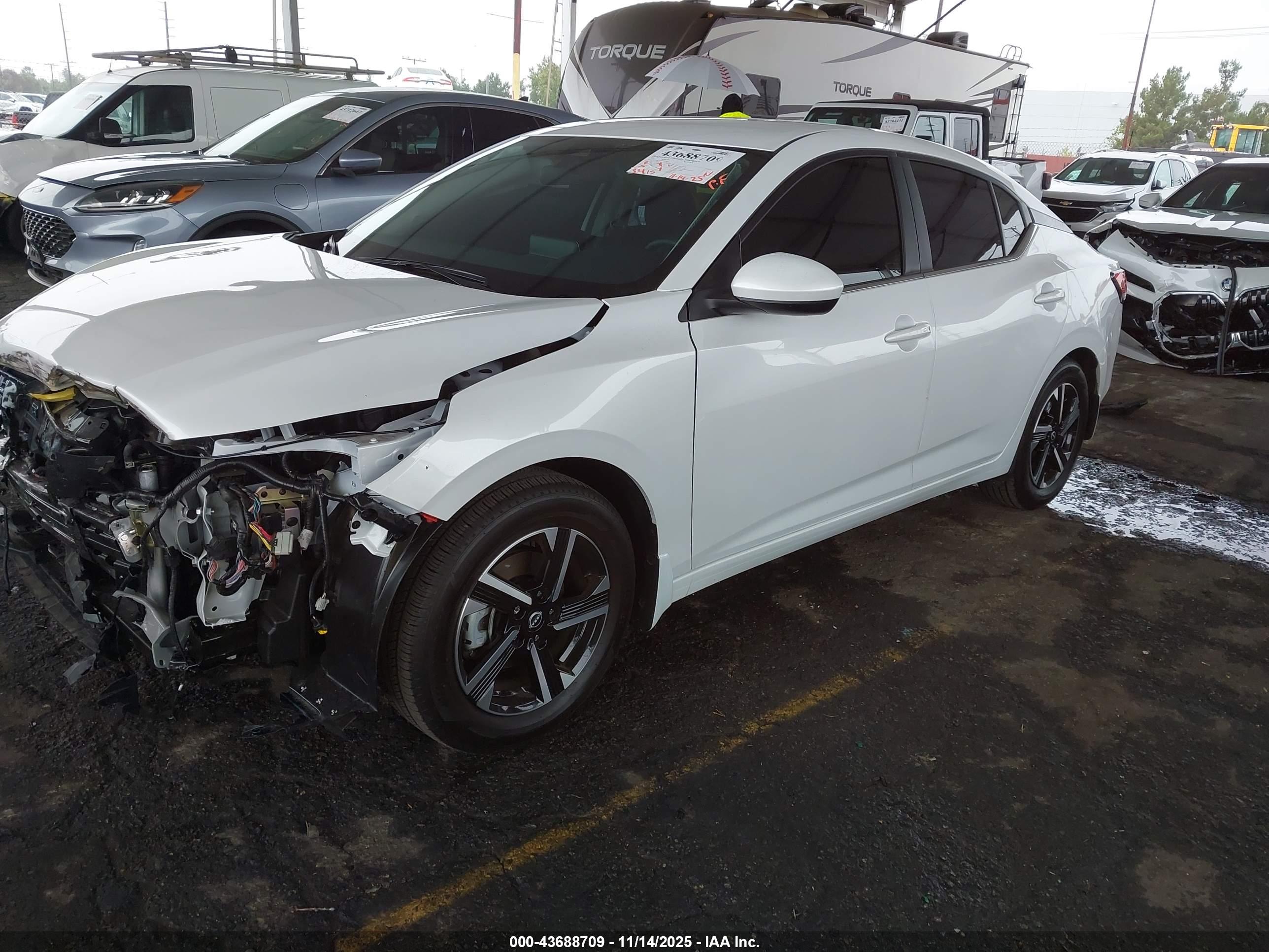 NISSAN SENTRA image 2