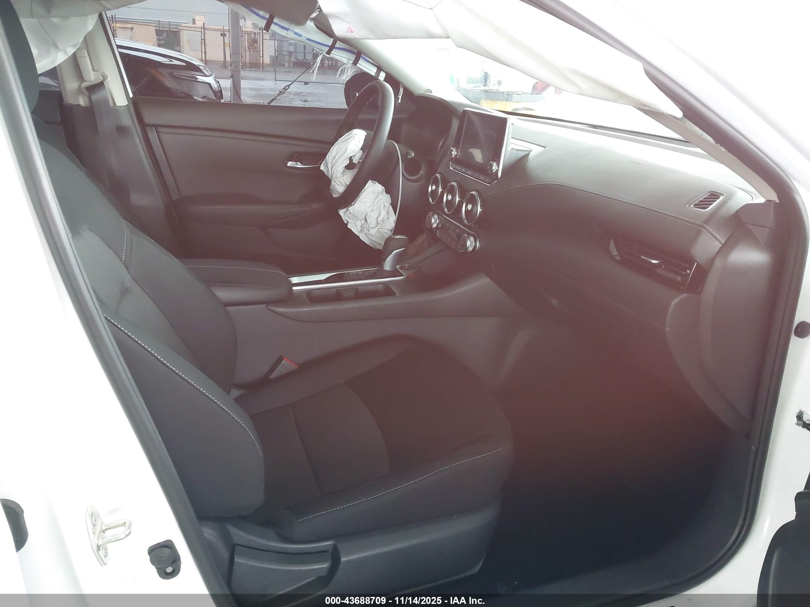 NISSAN SENTRA image 5