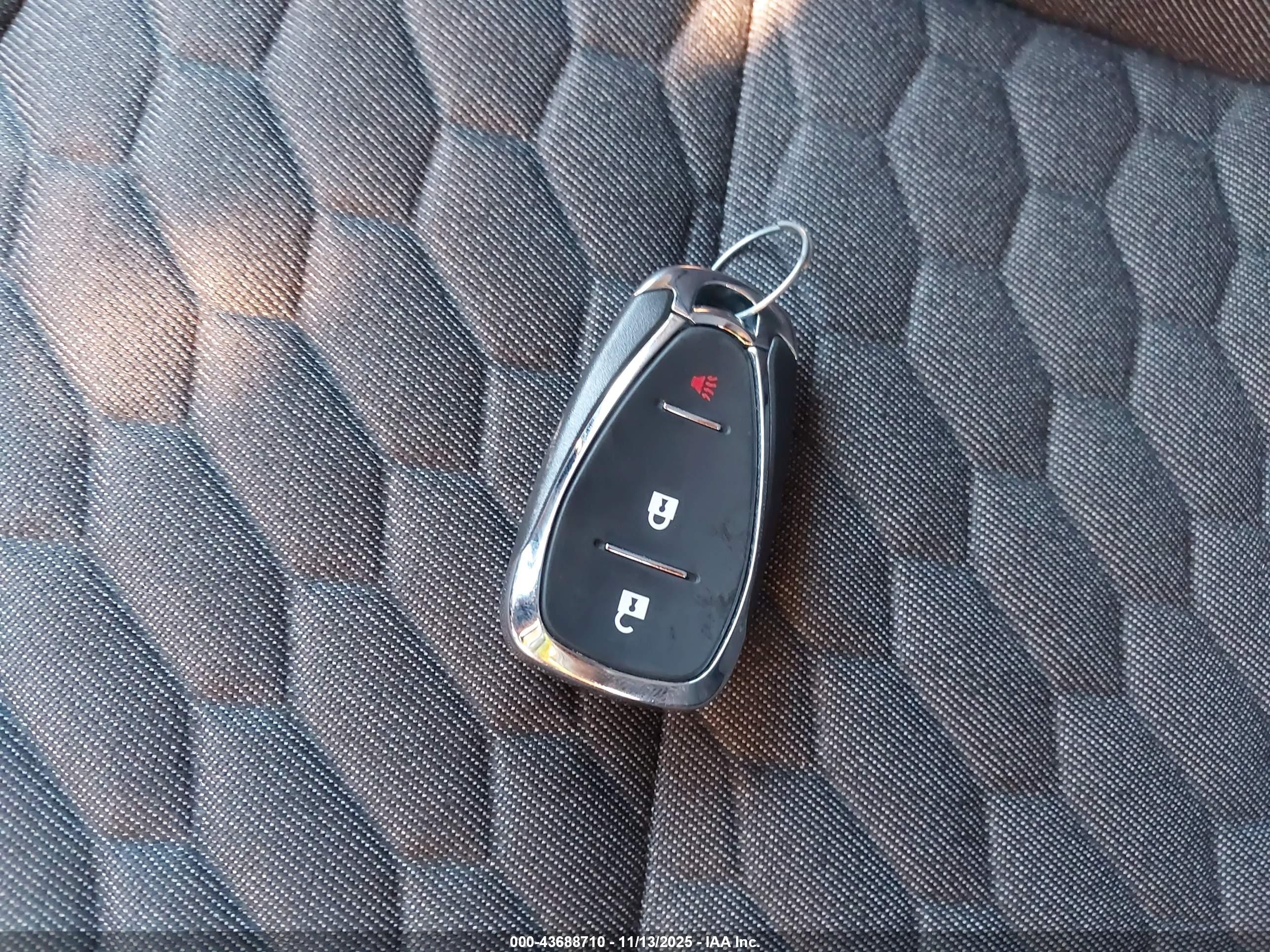CHEVROLET EQUINOX image 11