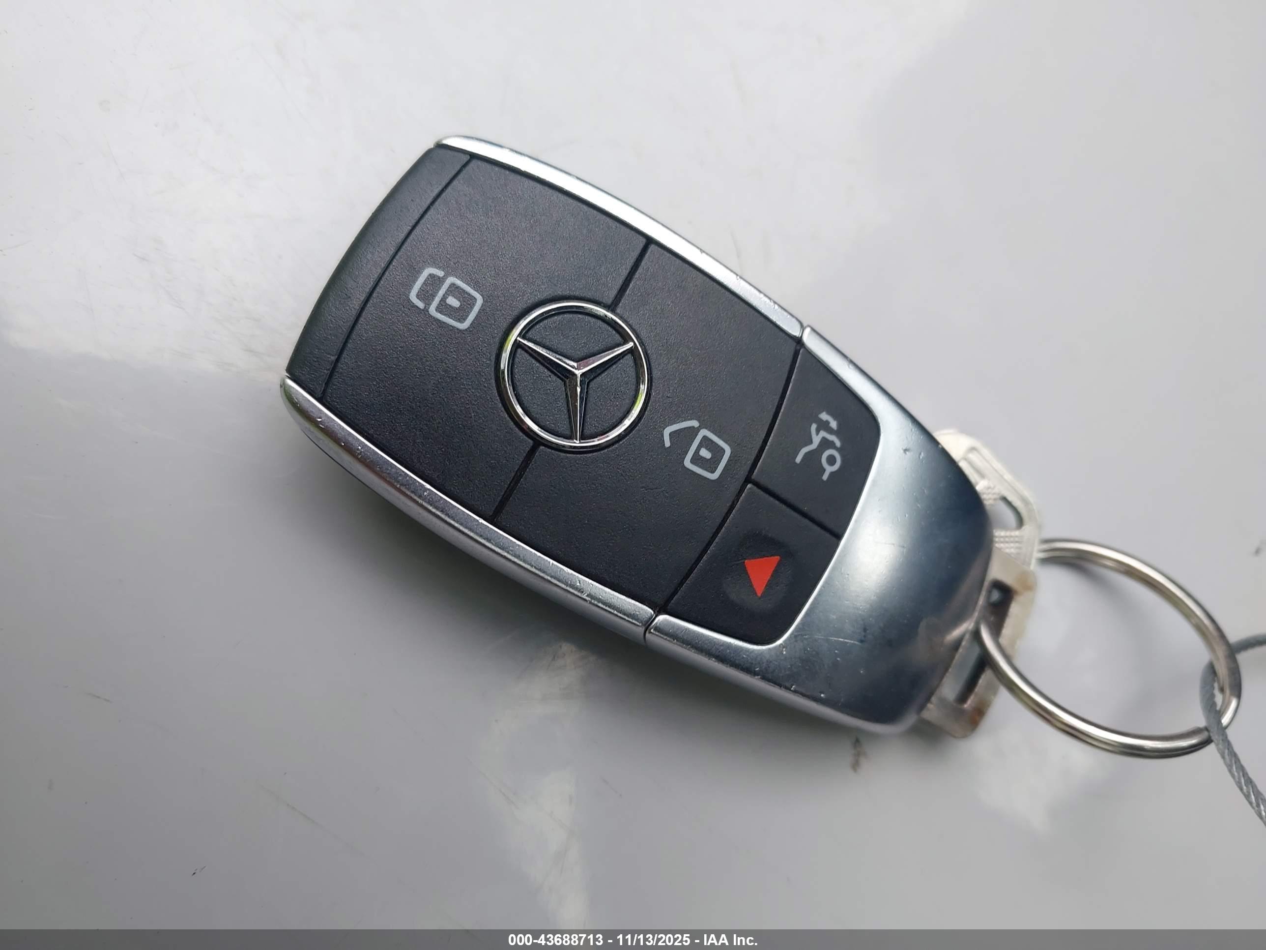 MERCEDES-BENZ A image 11