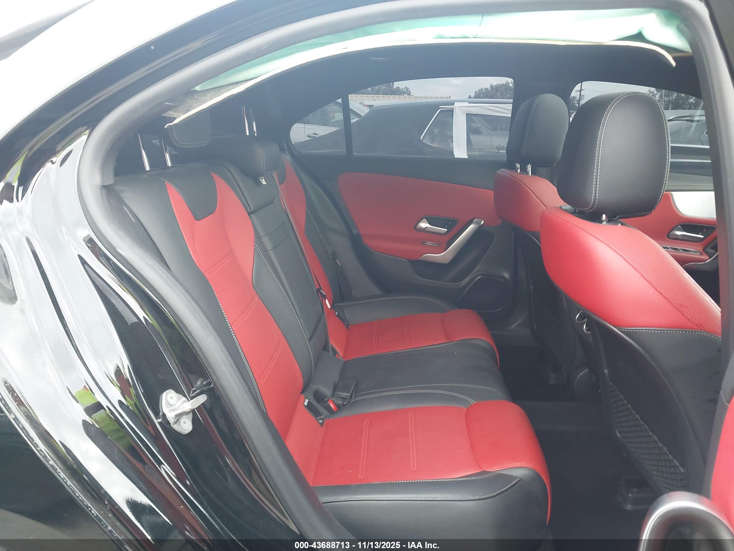 MERCEDES-BENZ A image 8