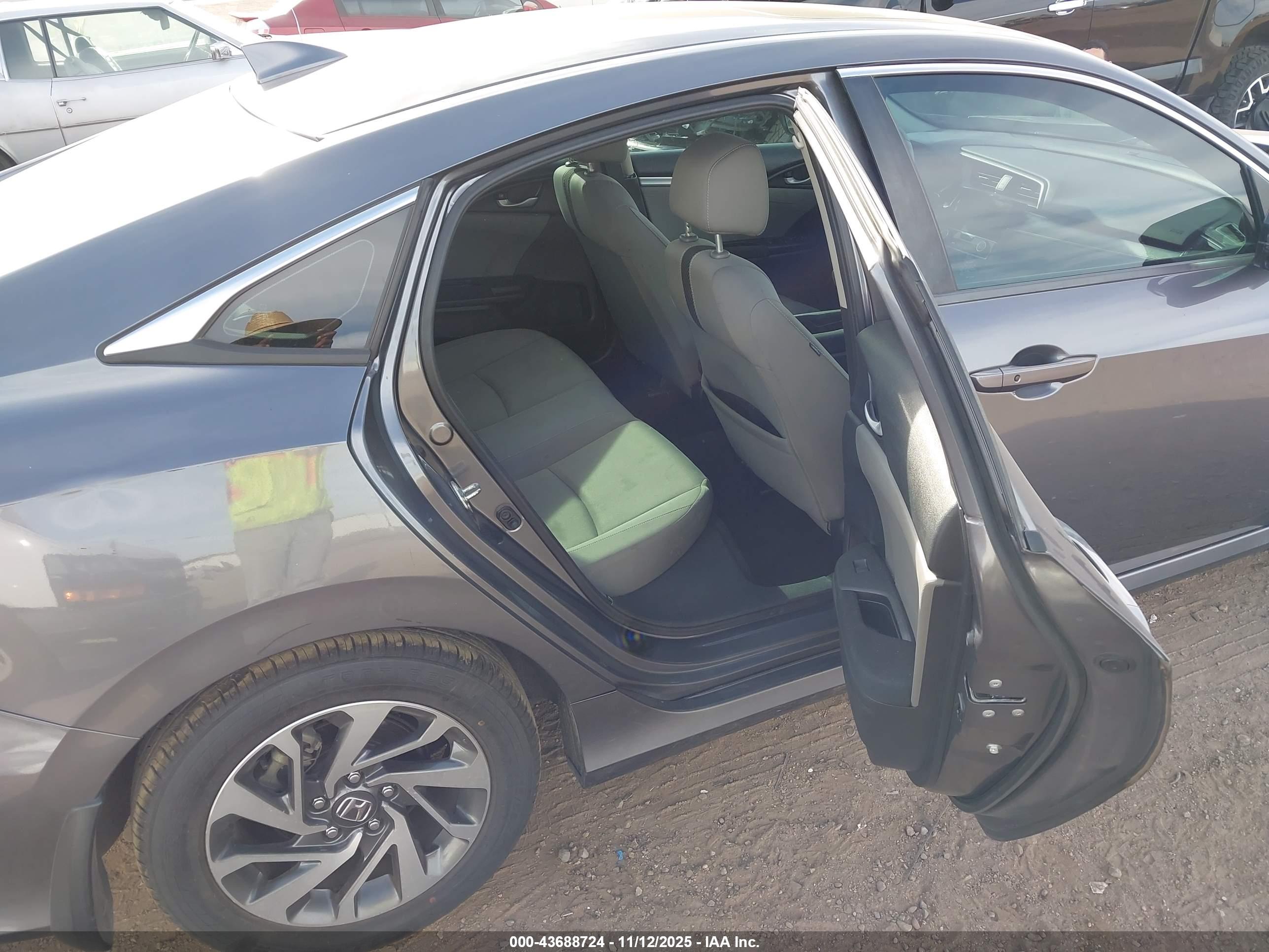 HONDA CIVIC image 8