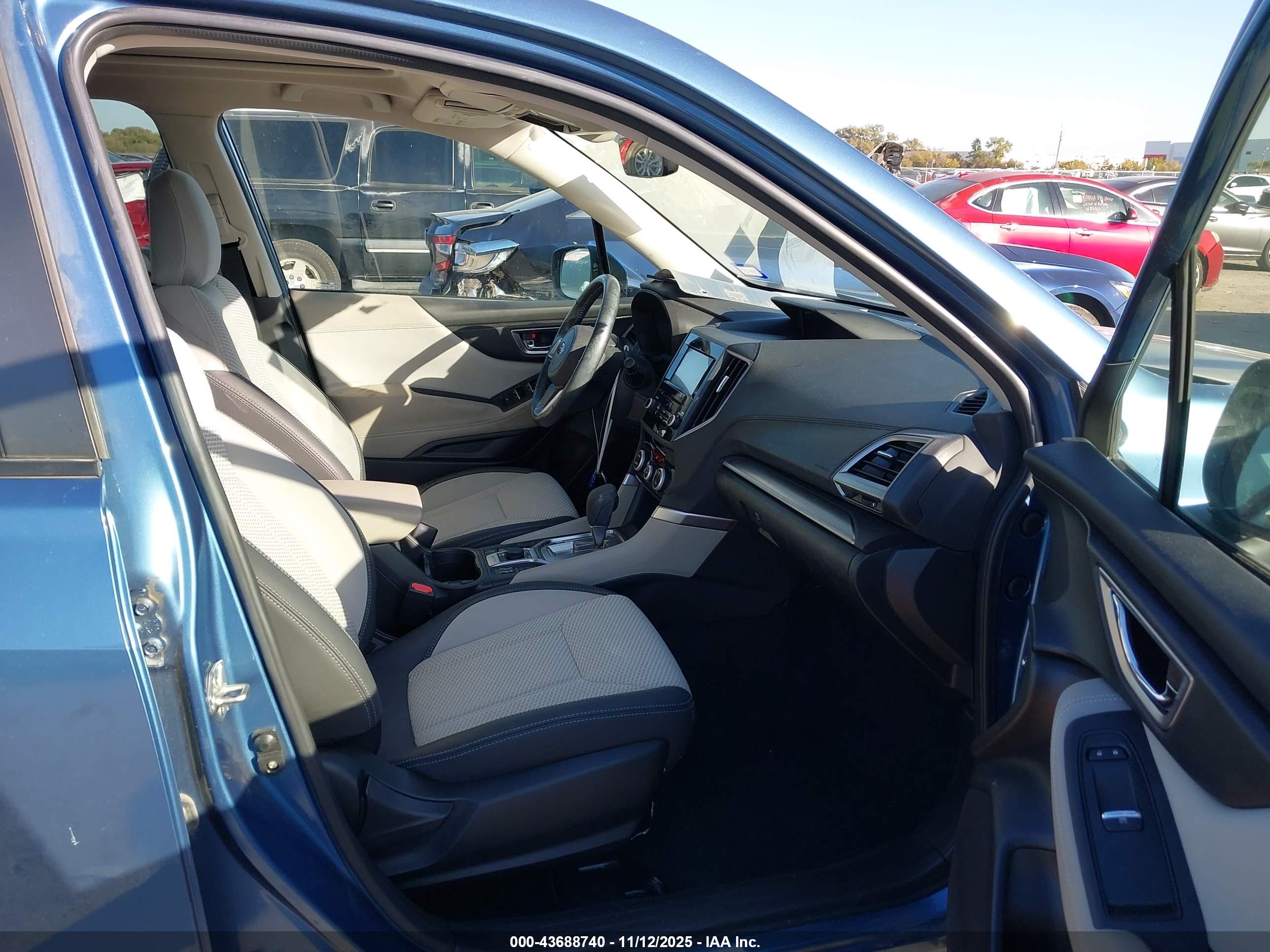 SUBARU FORESTER image 5