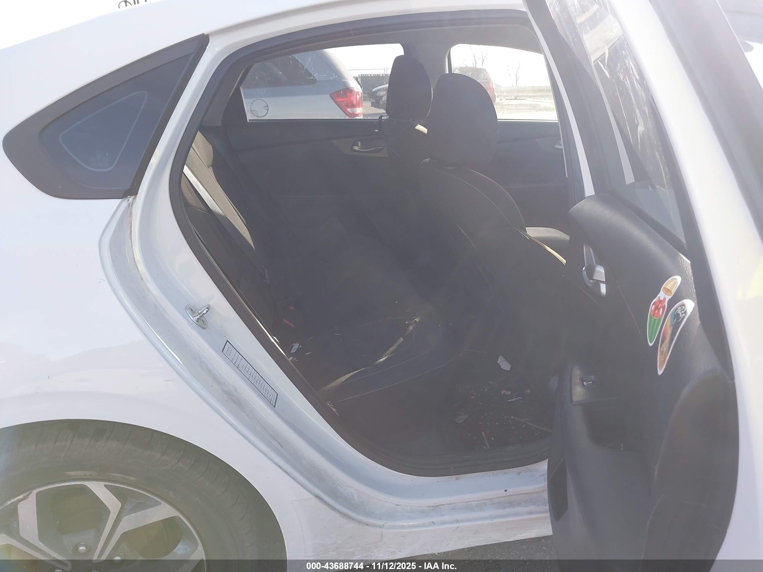 KIA FORTE image 8