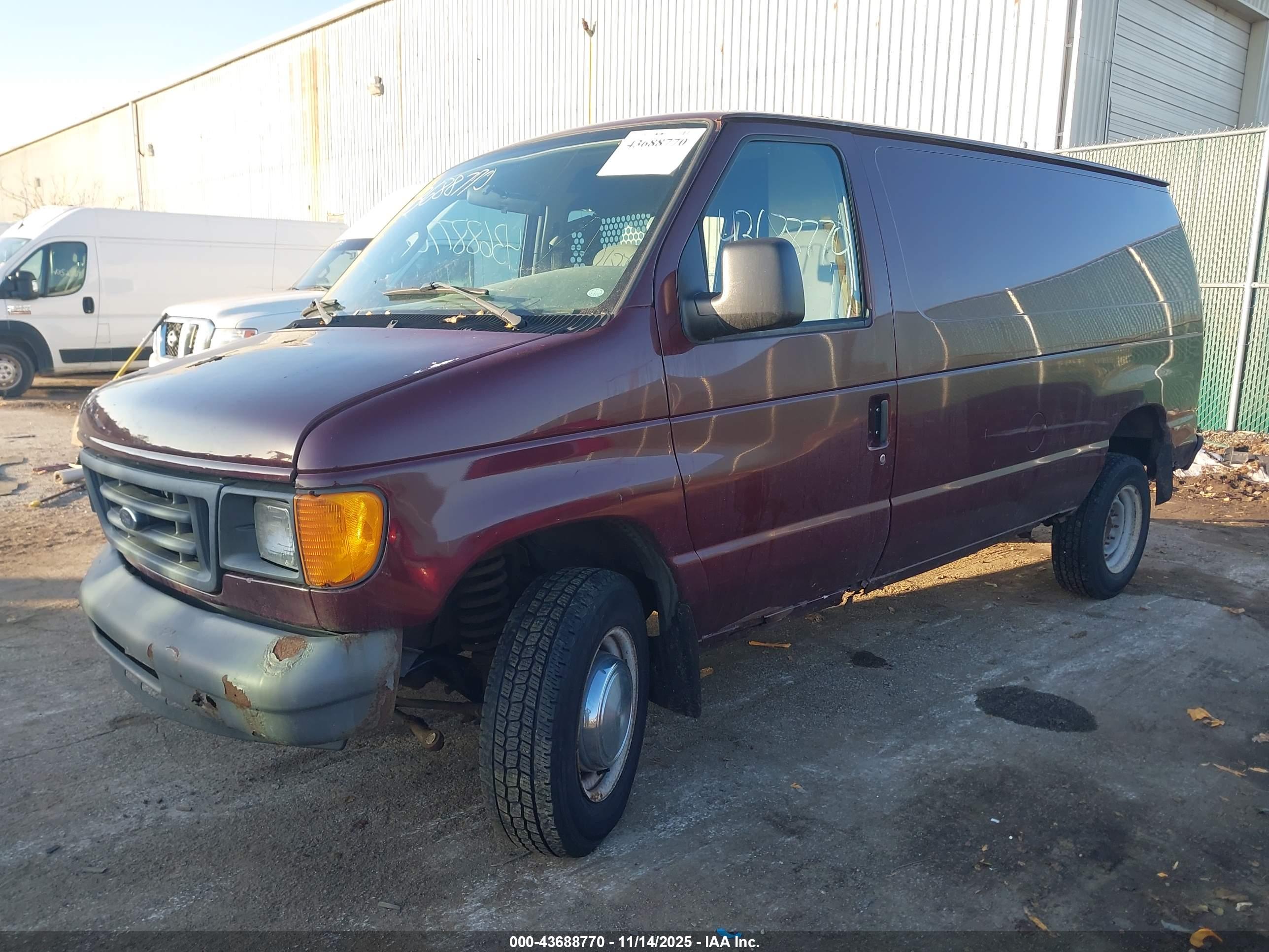 FORD E-250 image 2
