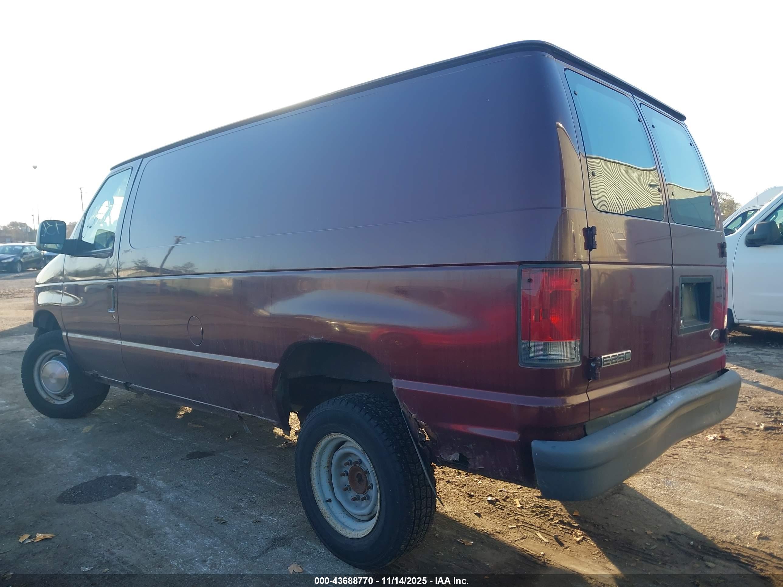 FORD E-250 image 3
