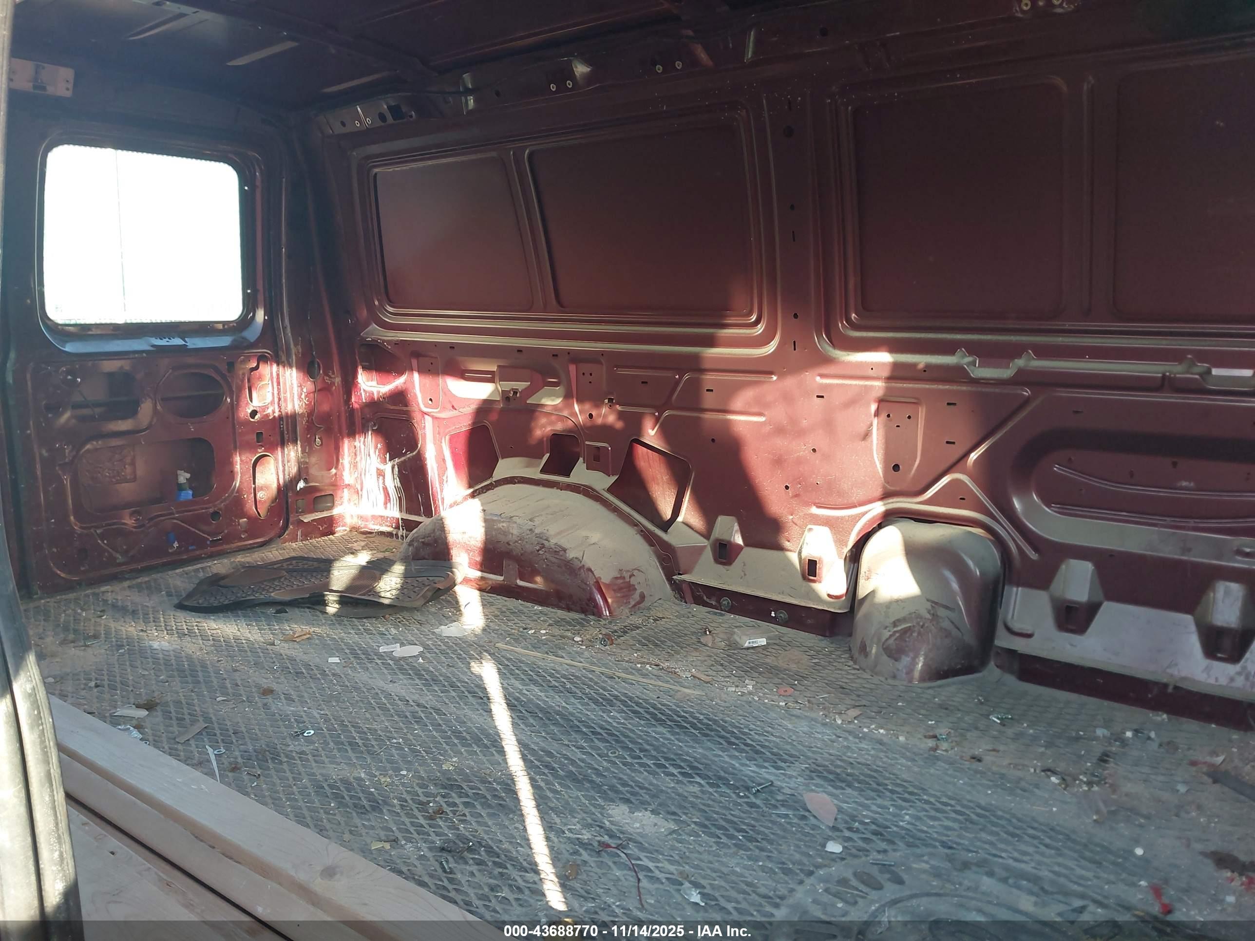 FORD E-250 image 8