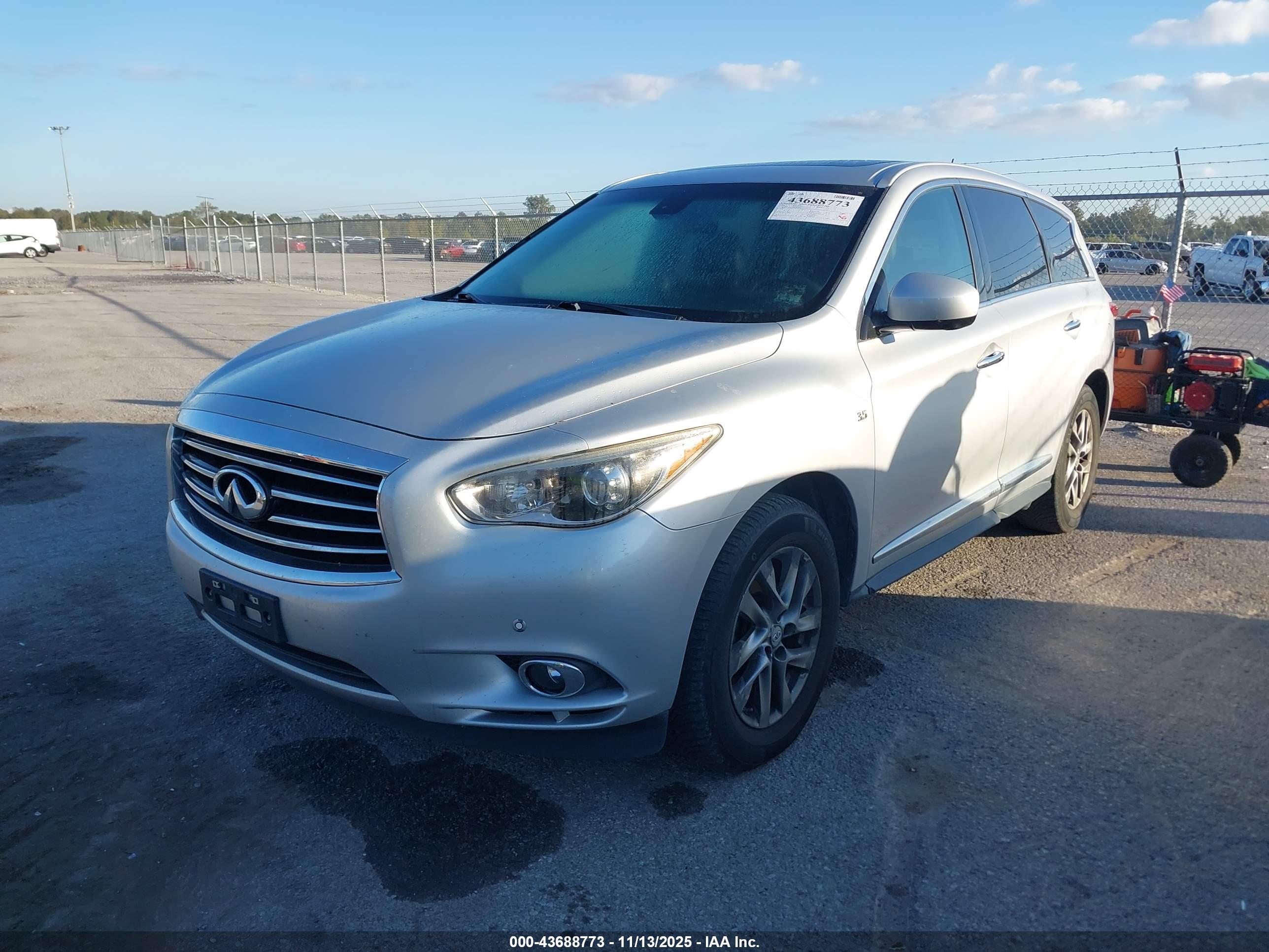 INFINITI QX60 image 2