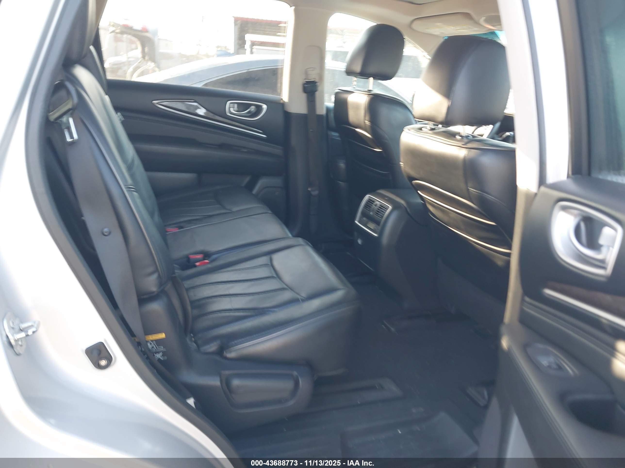 INFINITI QX60 image 8
