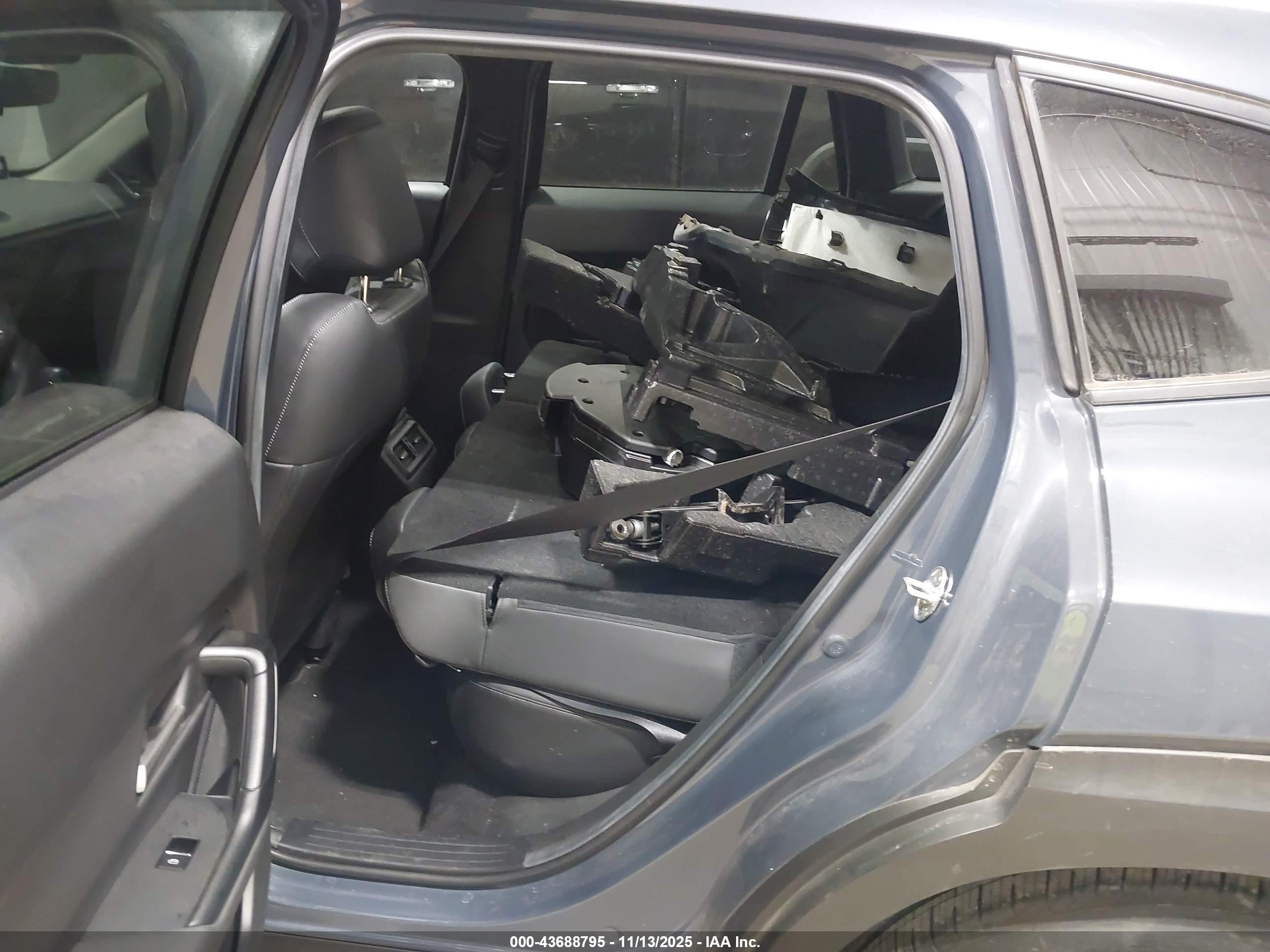 MAZDA CX-50 image 8
