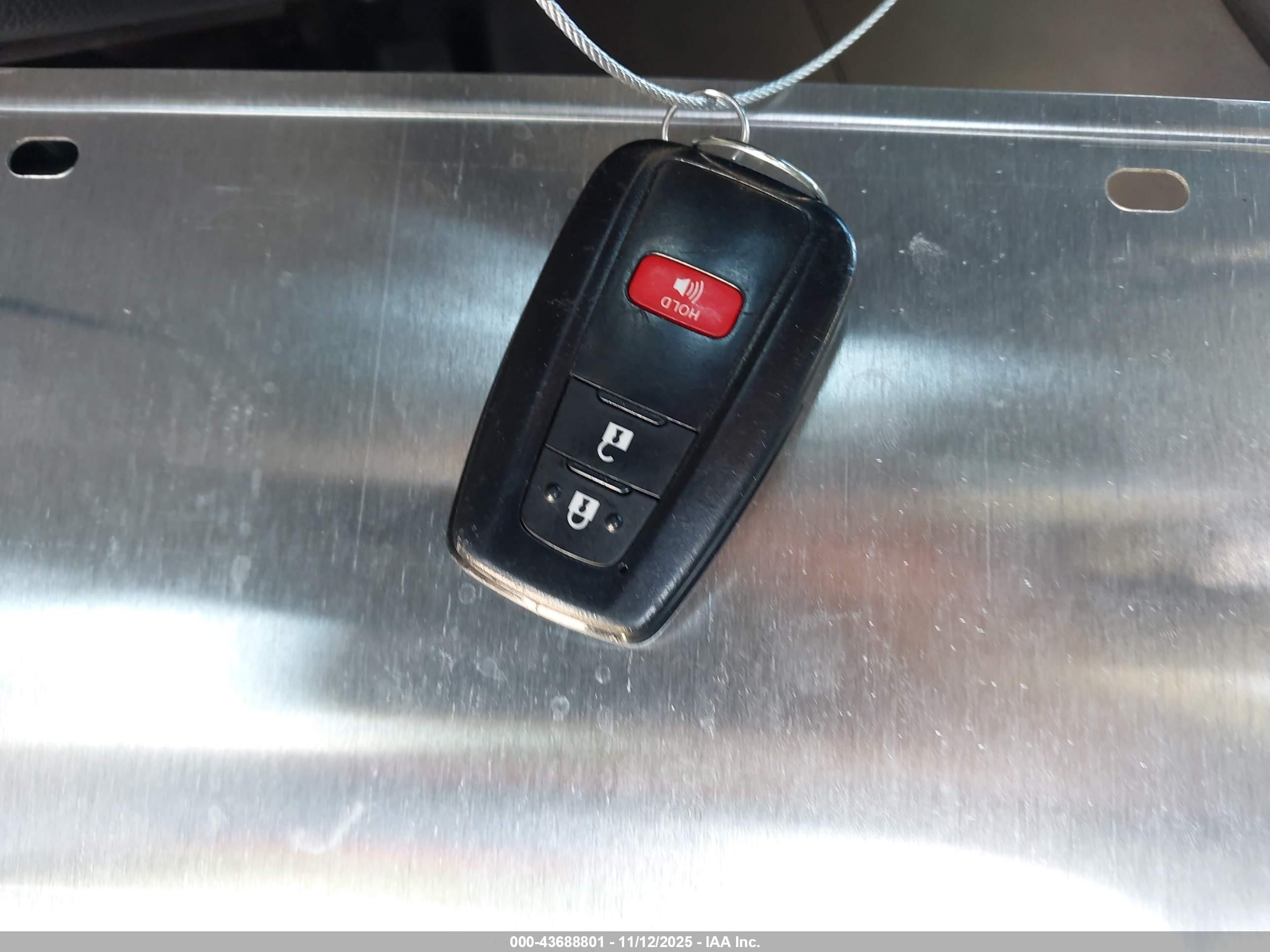 TOYOTA RAV4 image 11