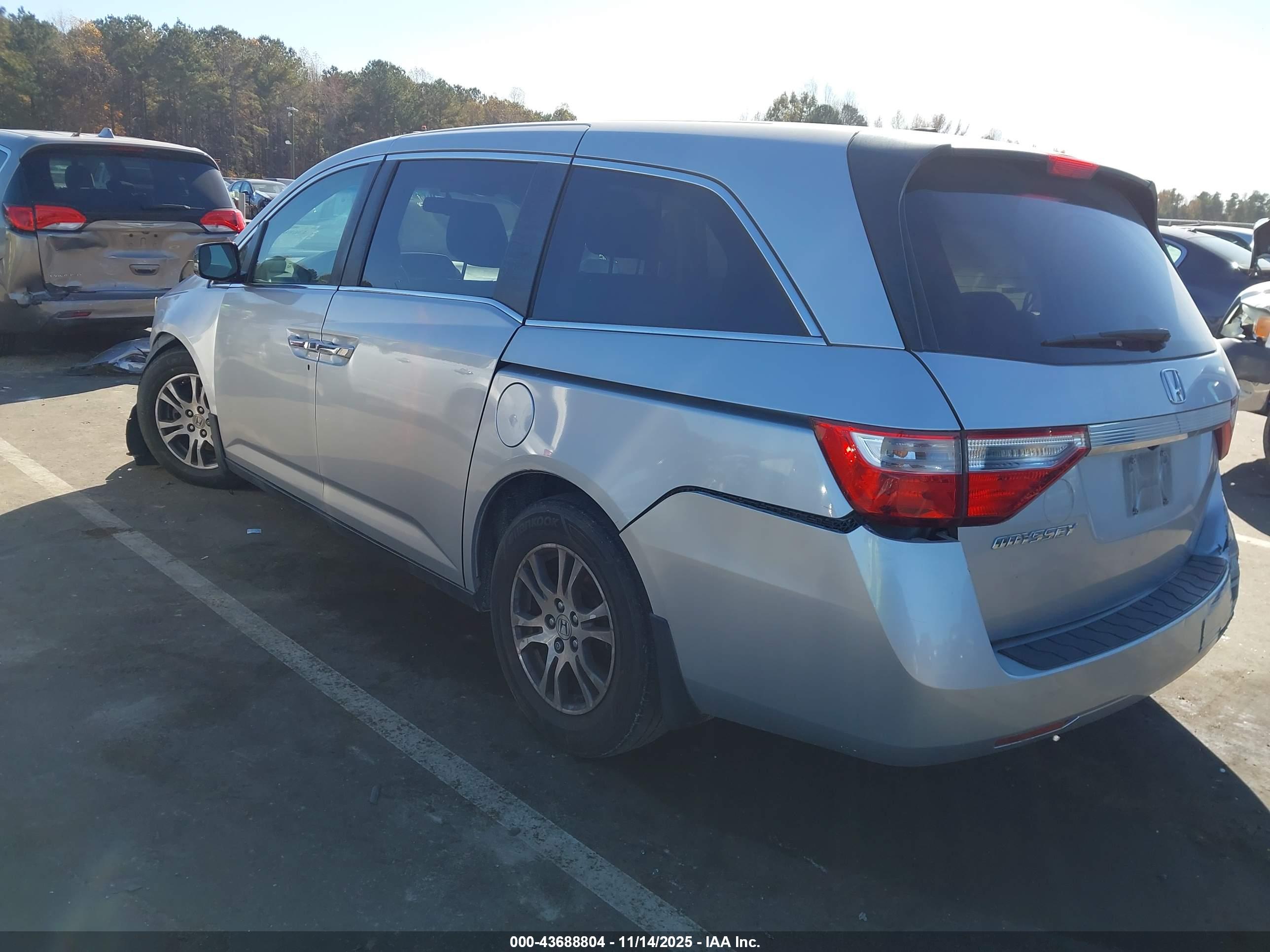 HONDA ODYSSEY image 3