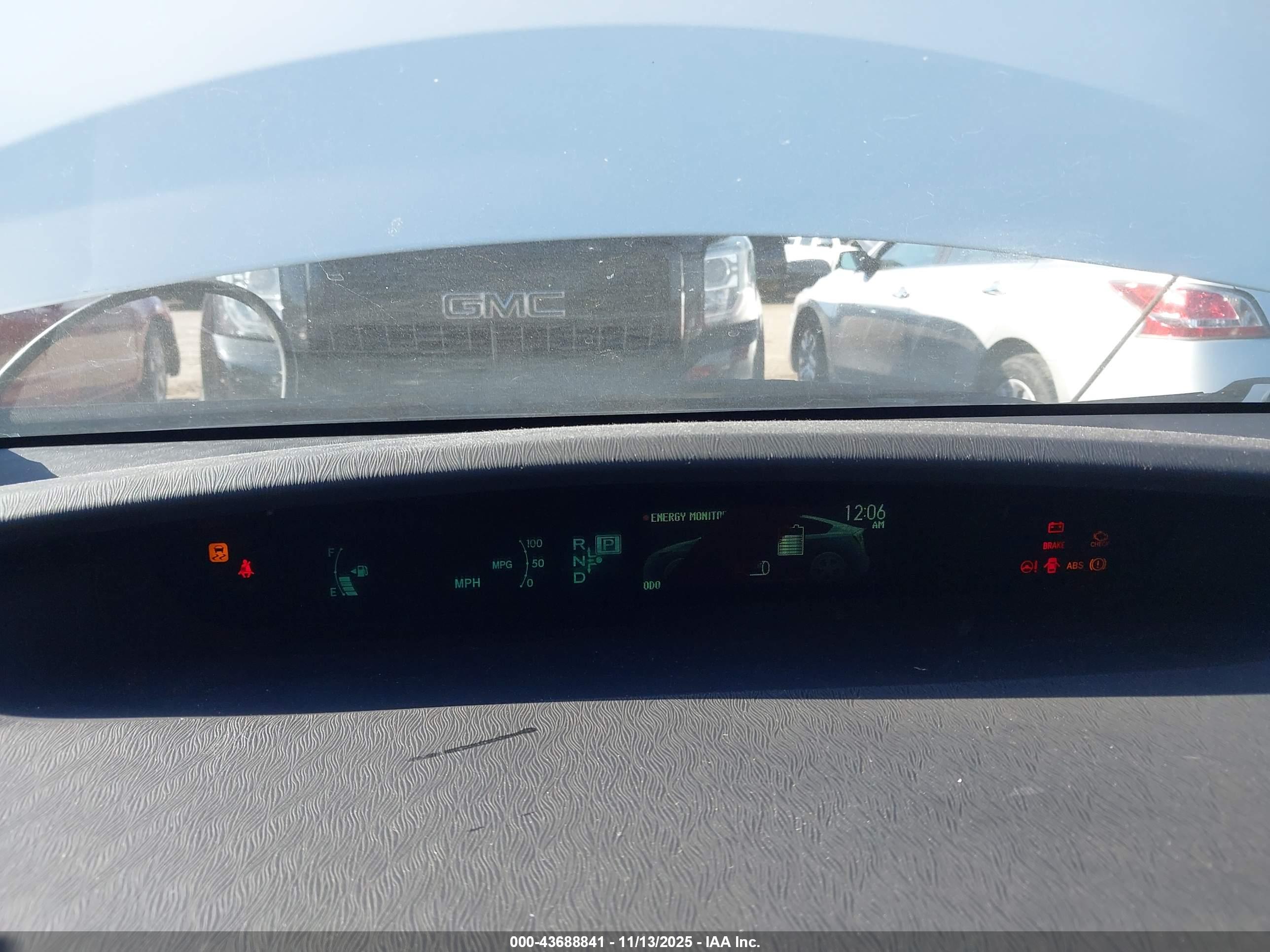 TOYOTA PRIUS image 7