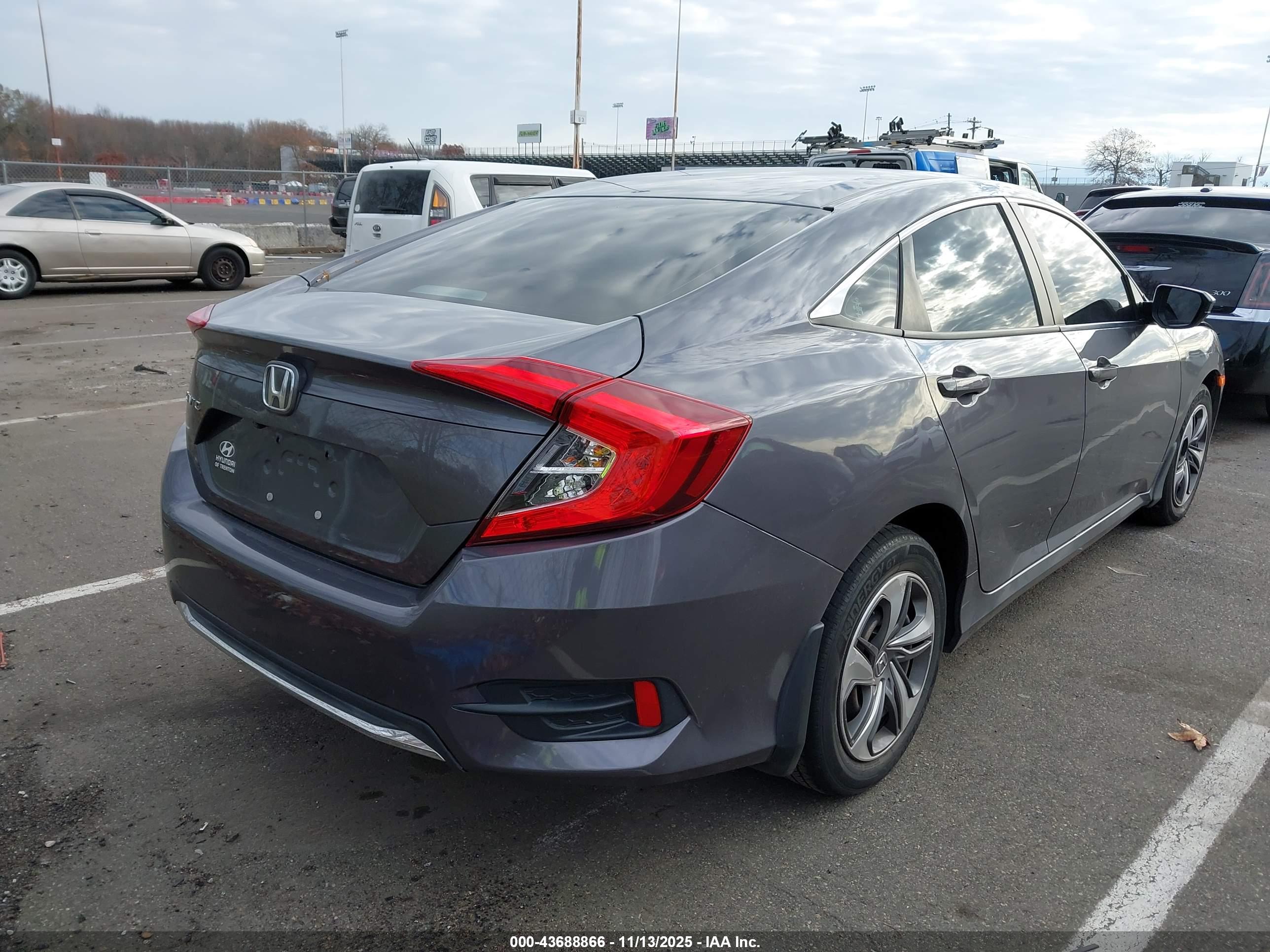 HONDA CIVIC image 4