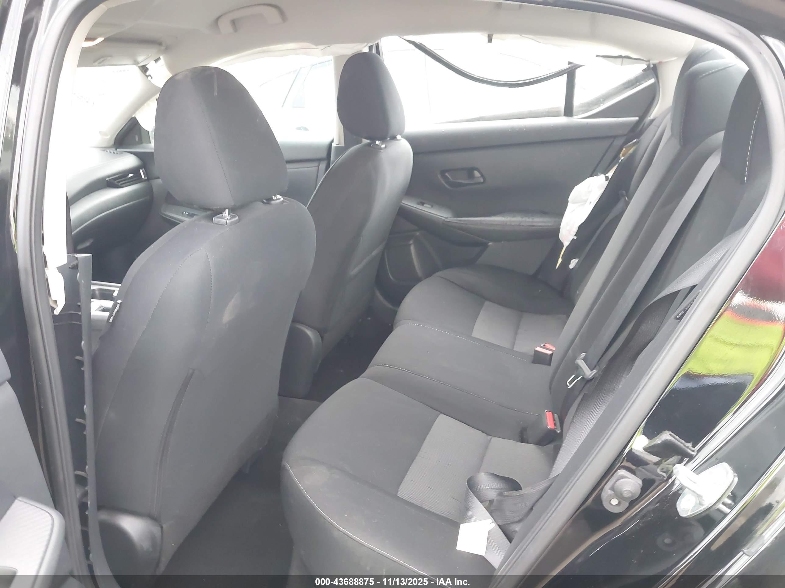 NISSAN SENTRA image 8