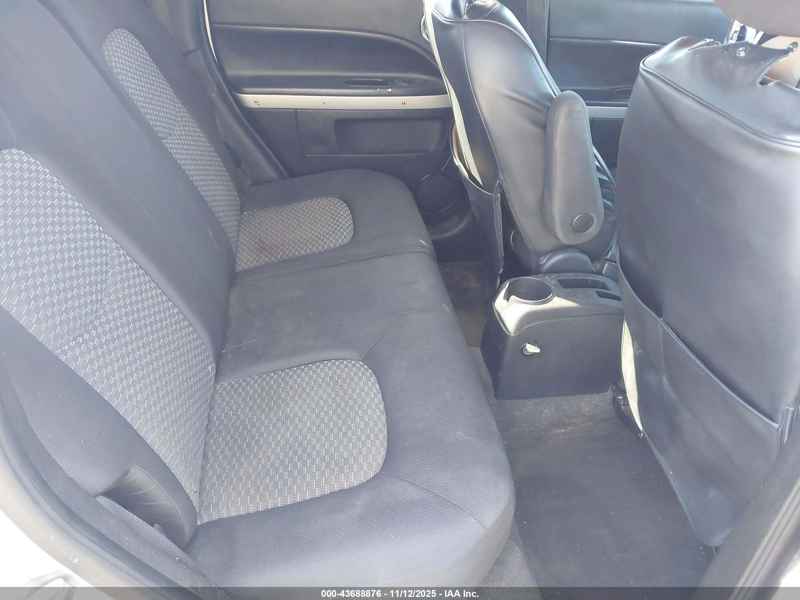 CHEVROLET HHR image 8