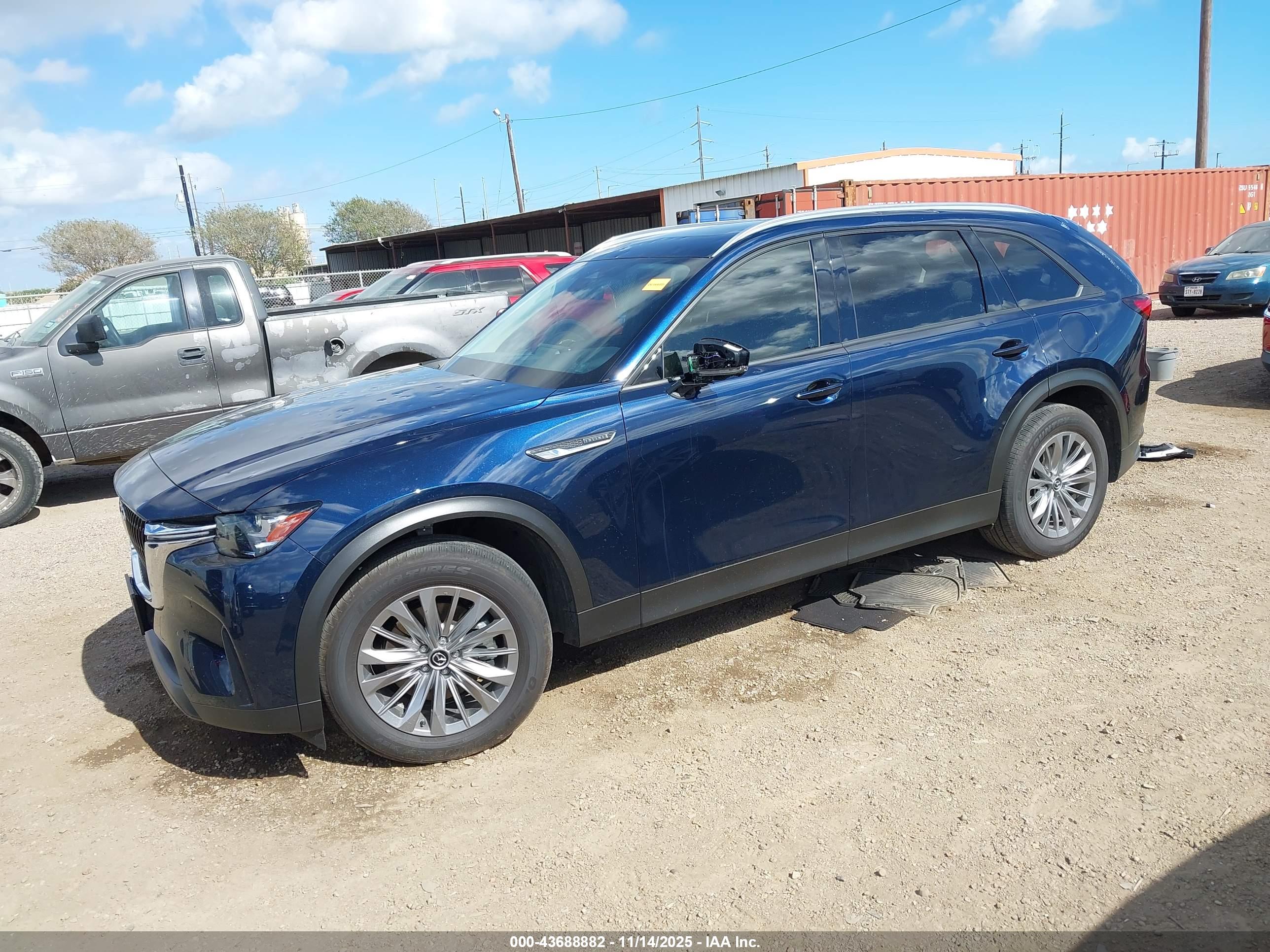 MAZDA CX-90 image 2