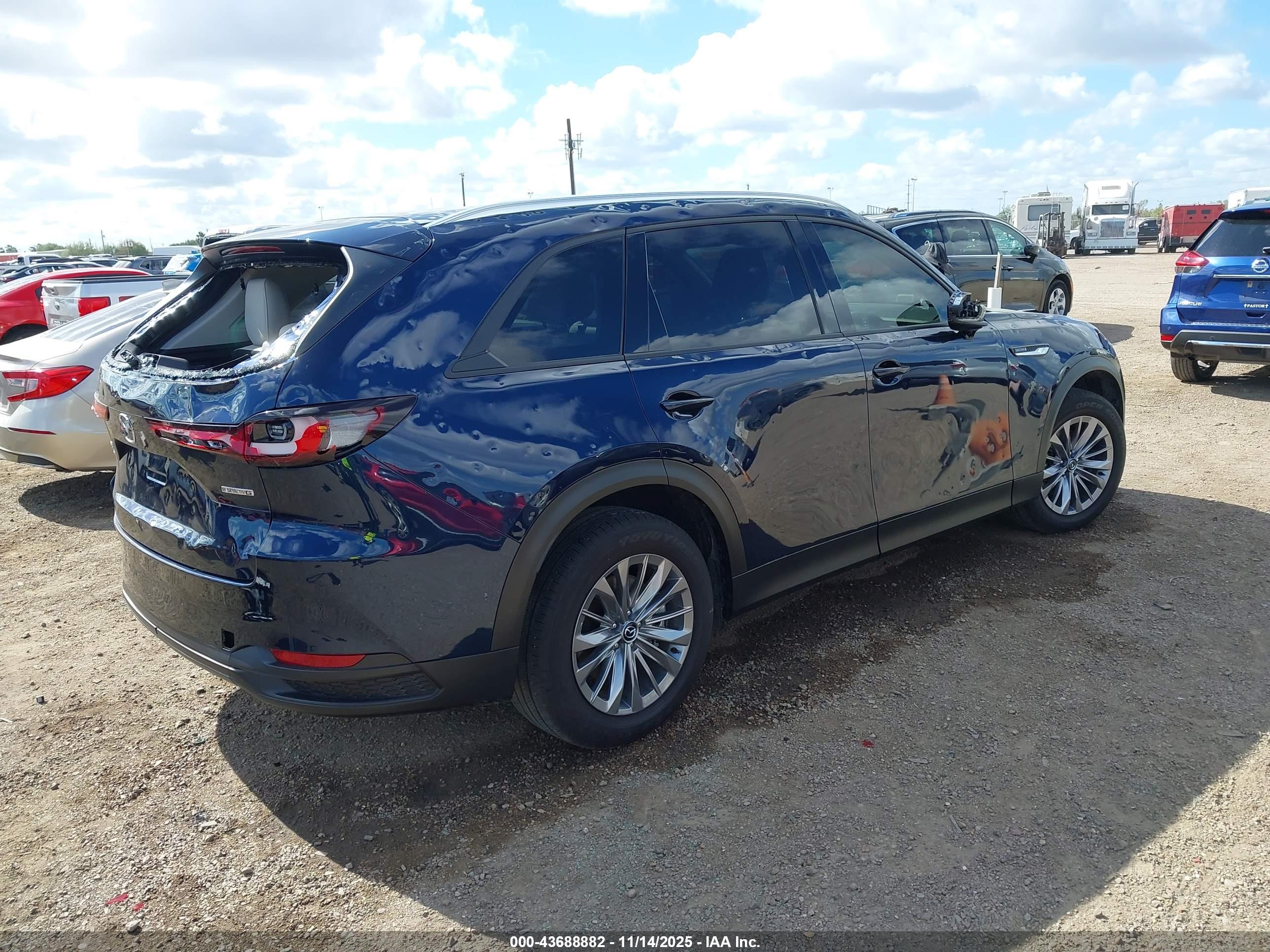 MAZDA CX-90 image 4