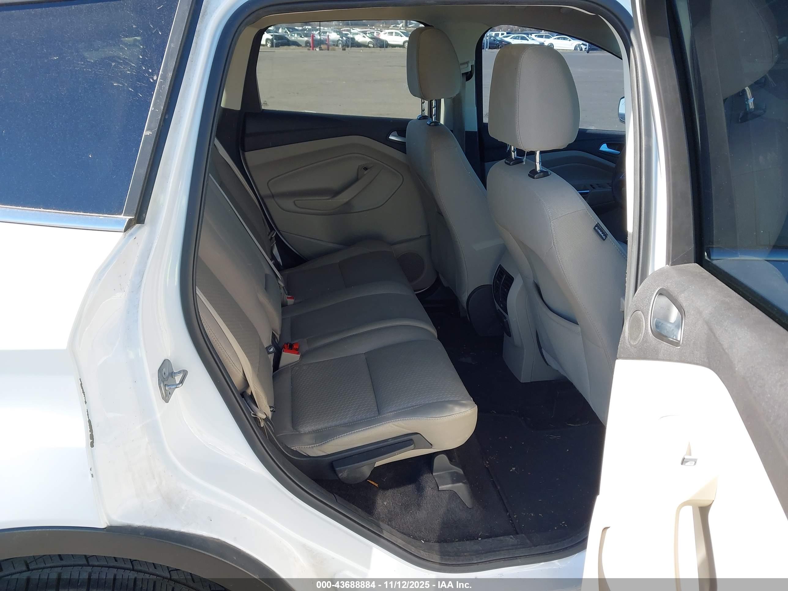 FORD ESCAPE image 8