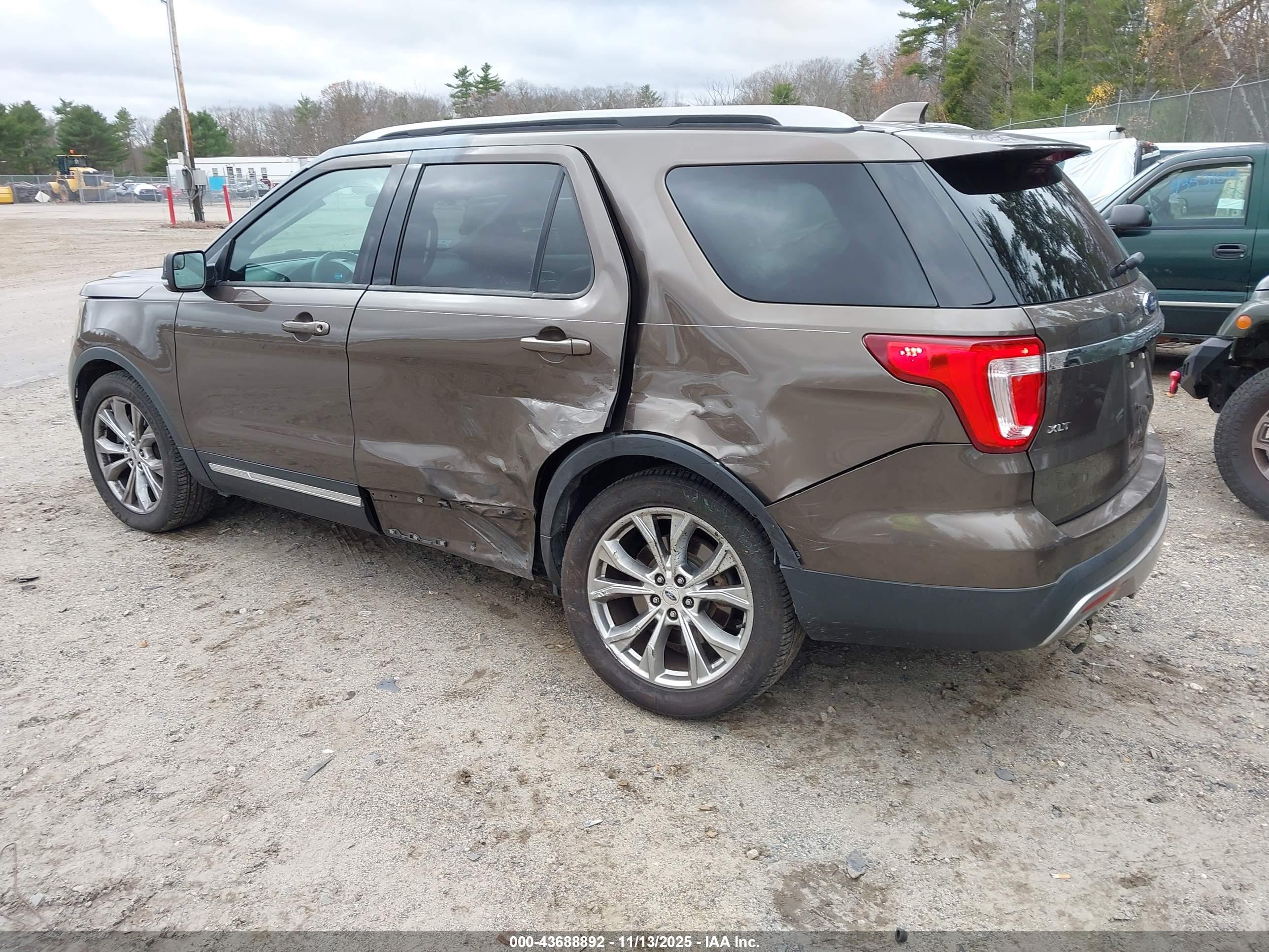 FORD EXPLORER image 3