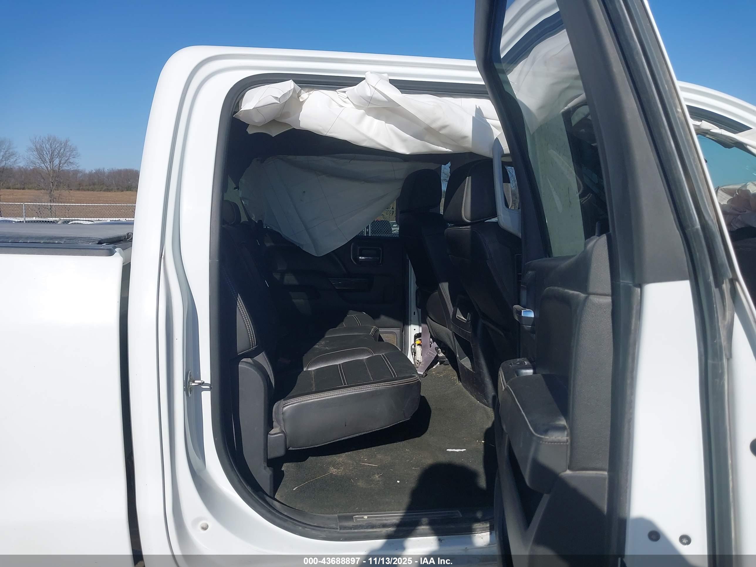 GMC SIERRA image 8