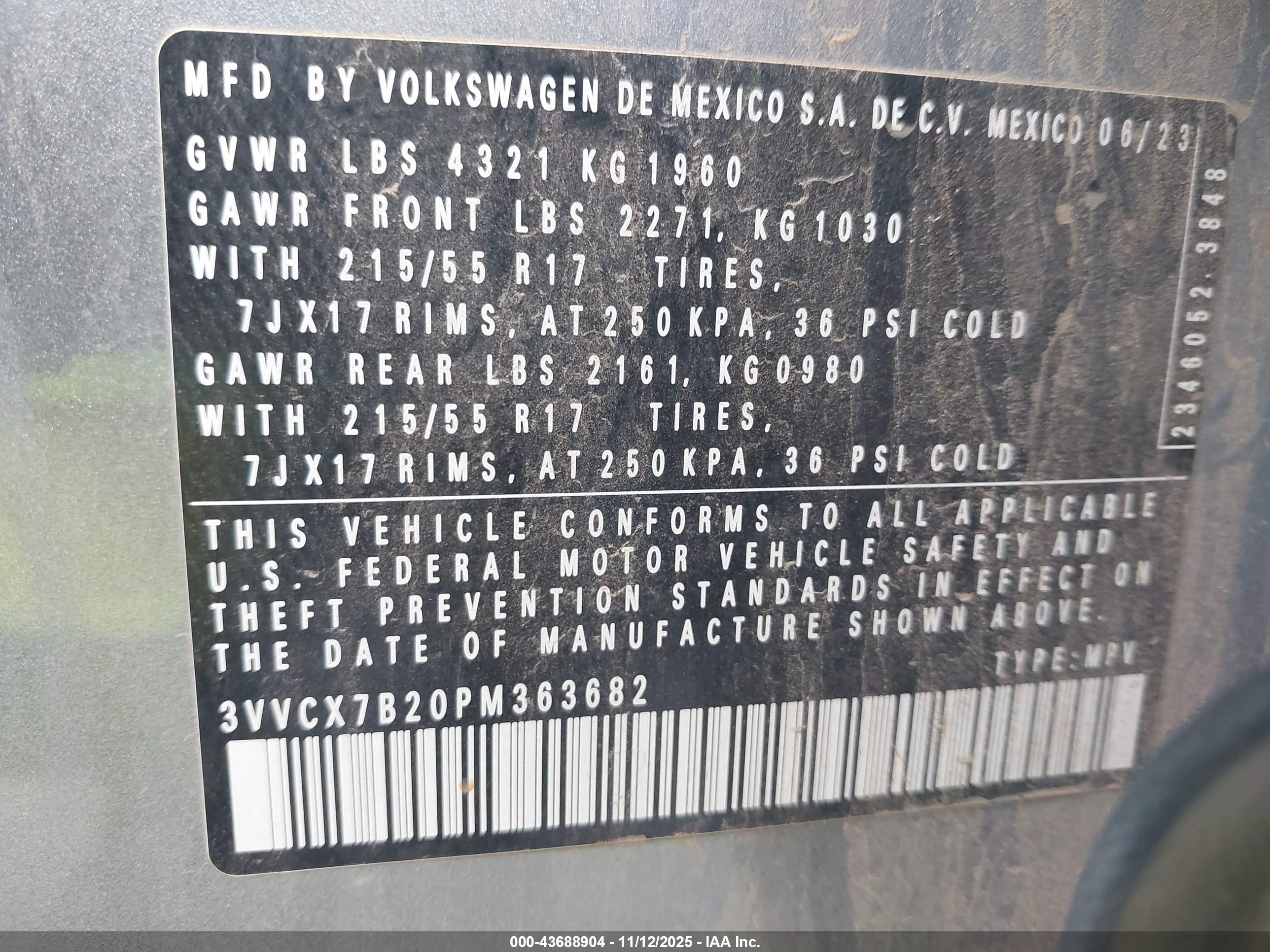 VOLKSWAGEN TAOS image 9